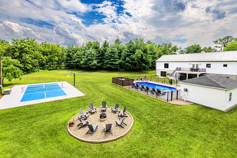 Near Ski Liberty & Roundtop. Hot Tub, Game room