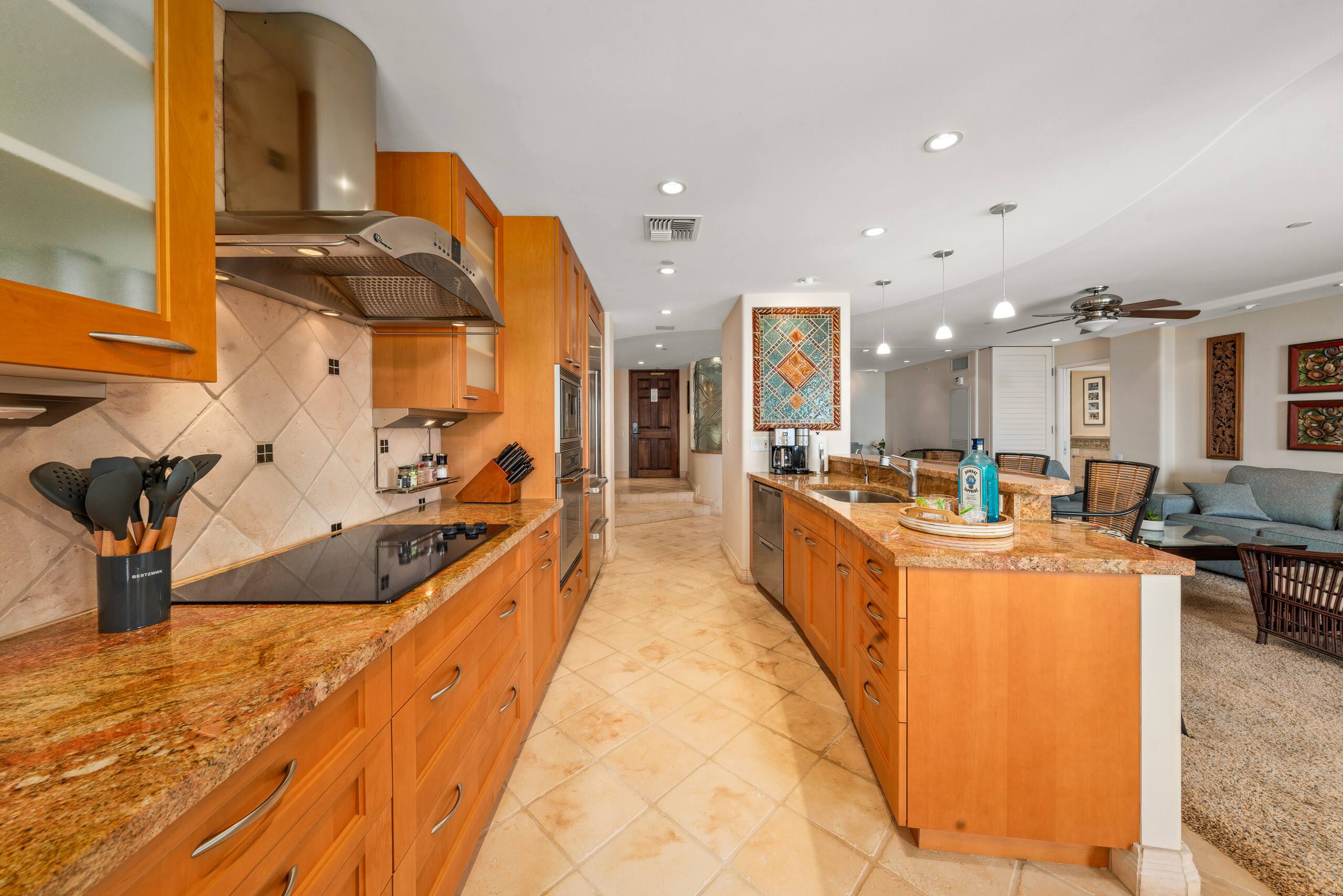 Condo in Lahaina · ★4.8 · 2 bedrooms · 3 beds · 2 baths - Image 18