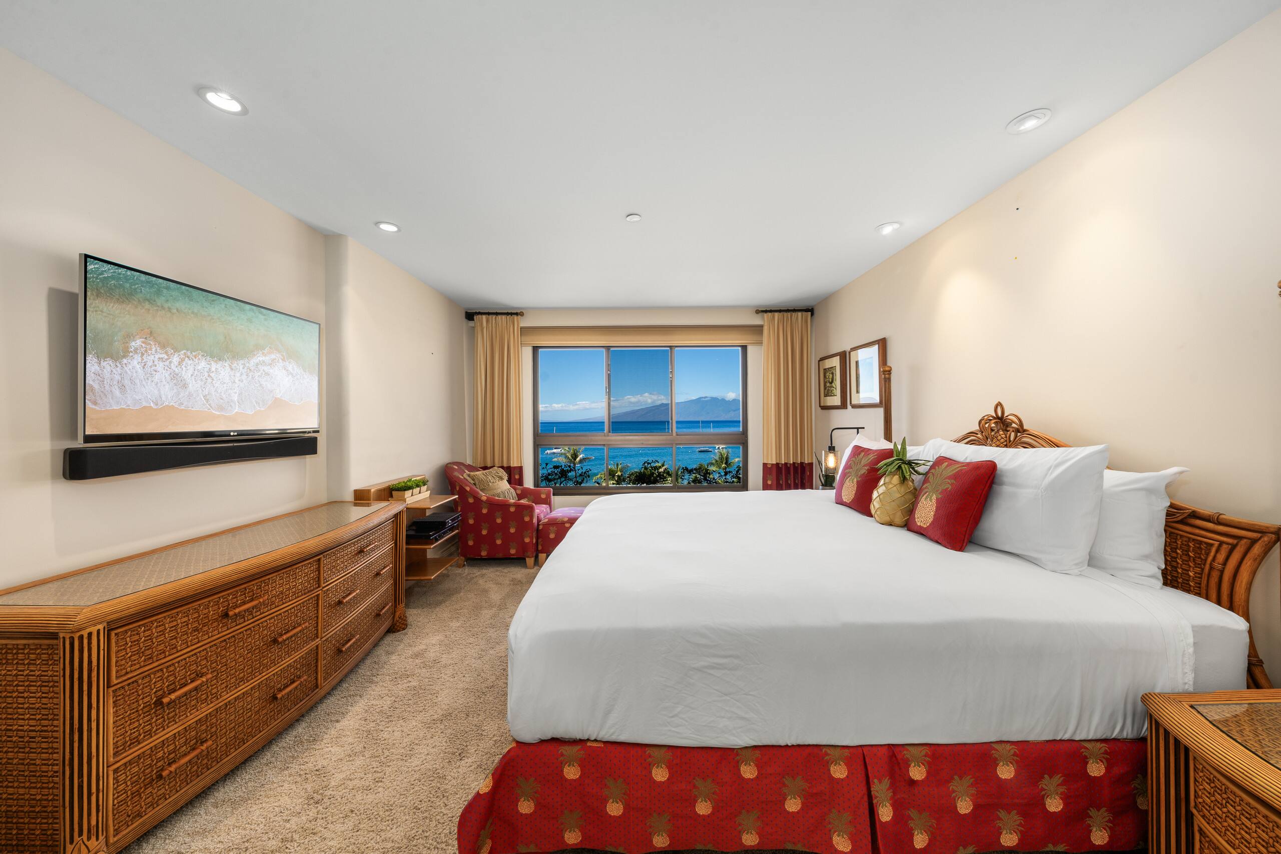 Condo in Lahaina · ★4.8 · 2 bedrooms · 3 beds · 2 baths - Image 4