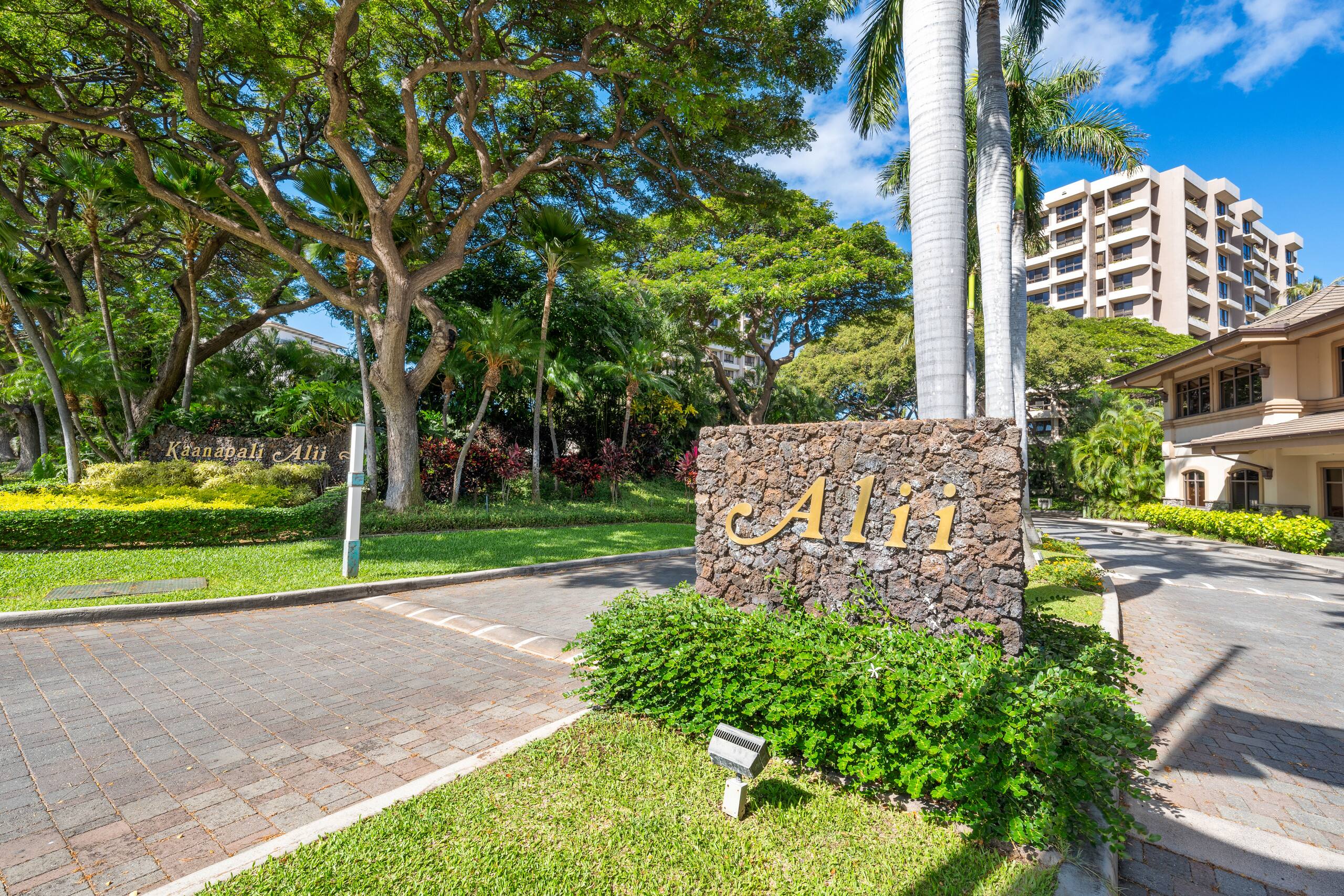 Condo in Lahaina · ★4.8 · 2 bedrooms · 3 beds · 2 baths - Image 33