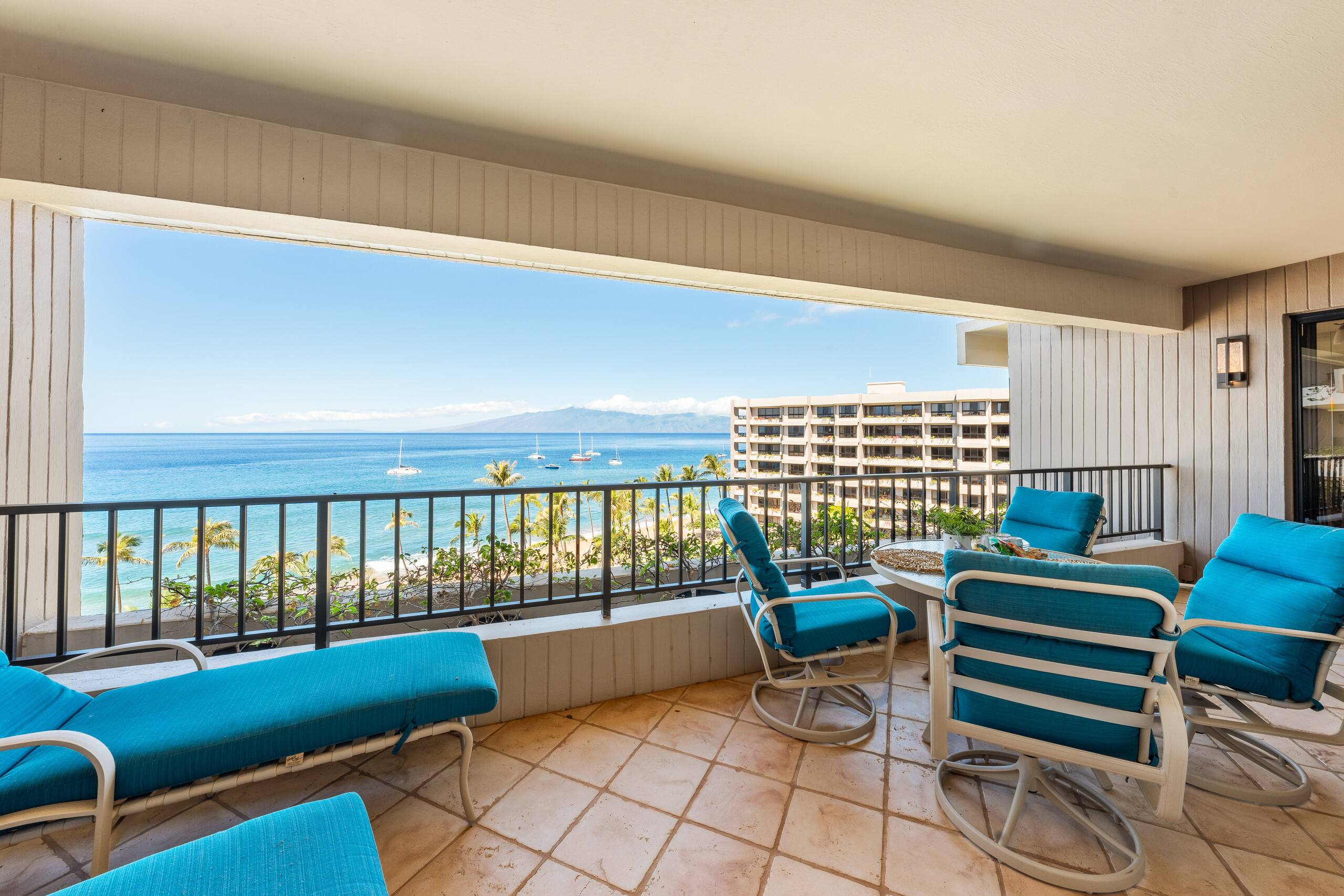 Condo in Lahaina · ★4.8 · 2 bedrooms · 3 beds · 2 baths - Image 7