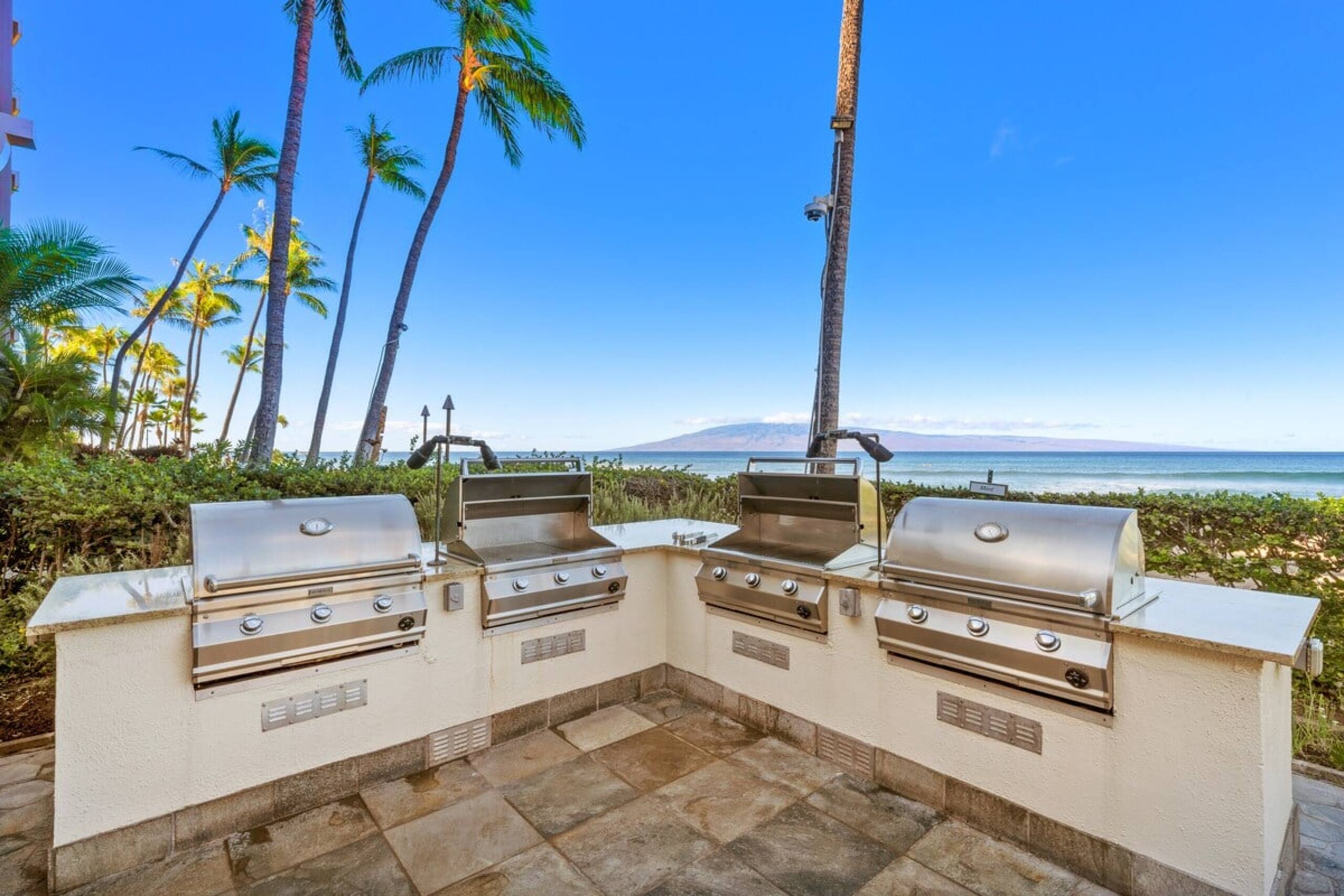 Condo in Lahaina · ★4.8 · 2 bedrooms · 3 beds · 2 baths - Image 40