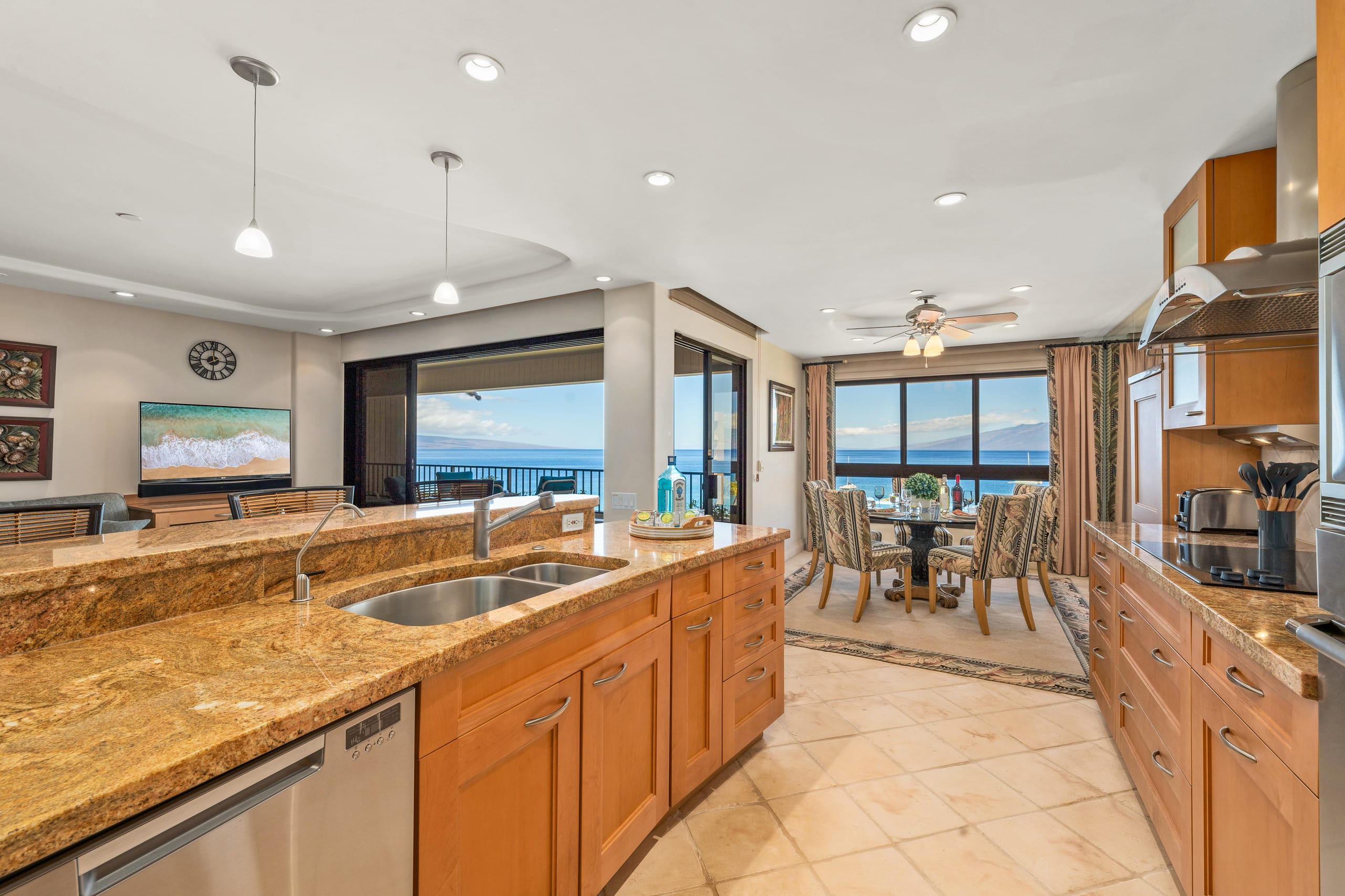 Condo in Lahaina · ★4.8 · 2 bedrooms · 3 beds · 2 baths - Image 19