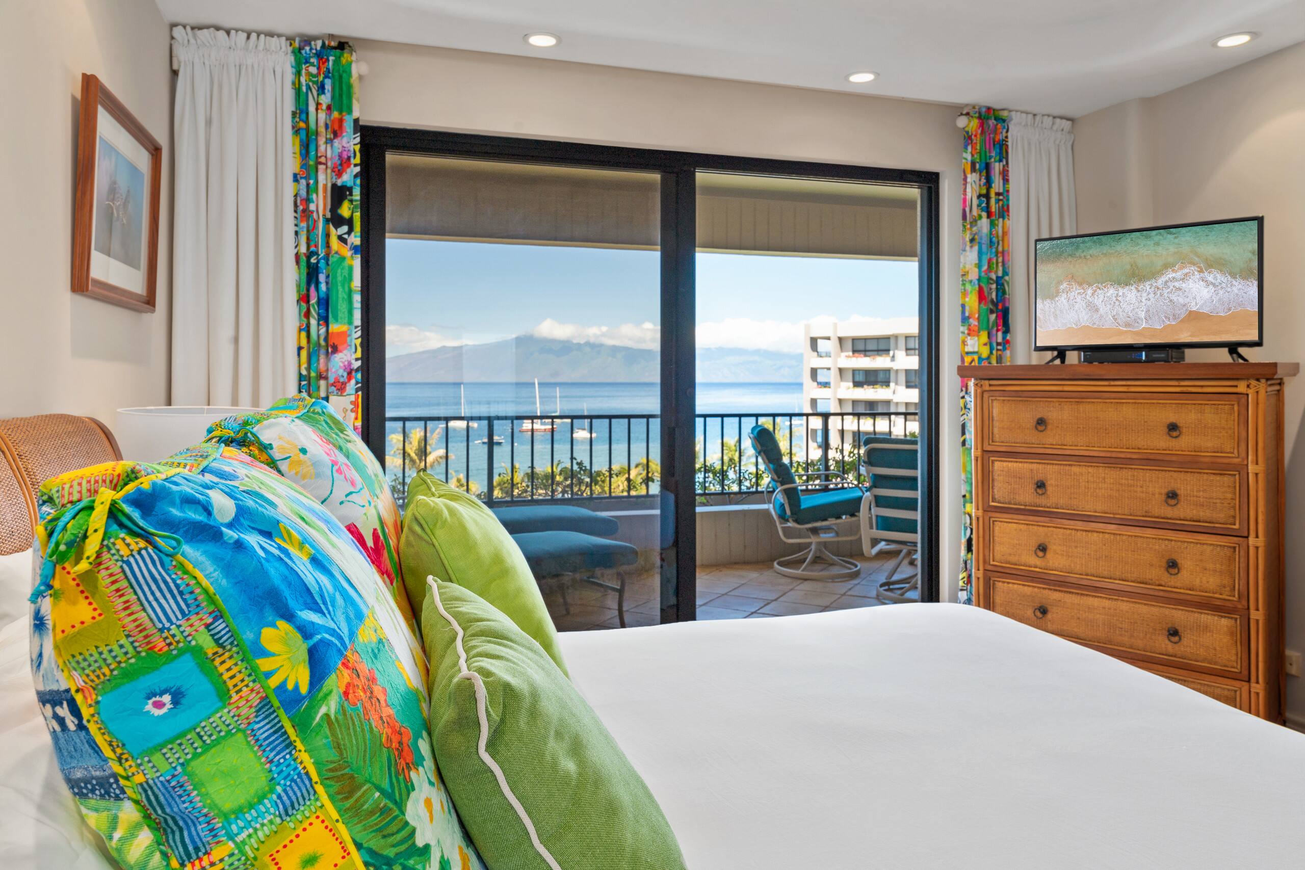 Condo in Lahaina · ★4.8 · 2 bedrooms · 3 beds · 2 baths - Image 22