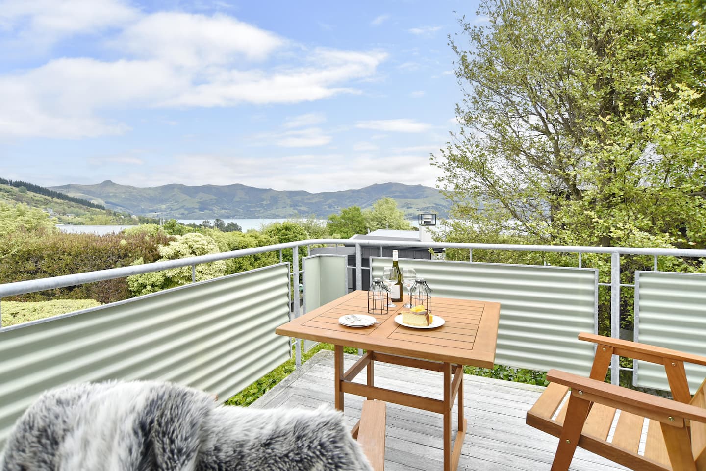 Views + Quiet, Akaroa Retreat- Pet Friendly 2