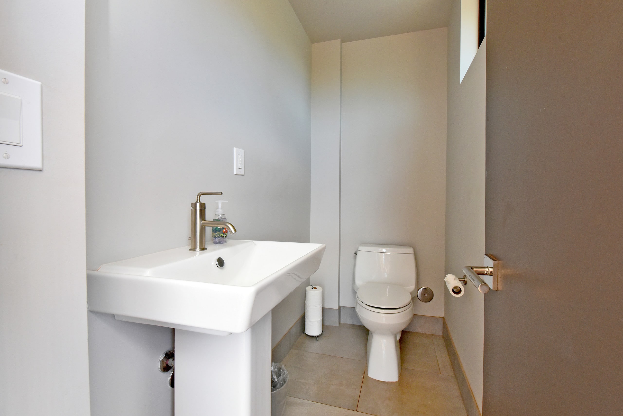 Home in Lahaina · ★5.0 · 5 bedrooms · 8 beds · 5.5 baths - Image 34