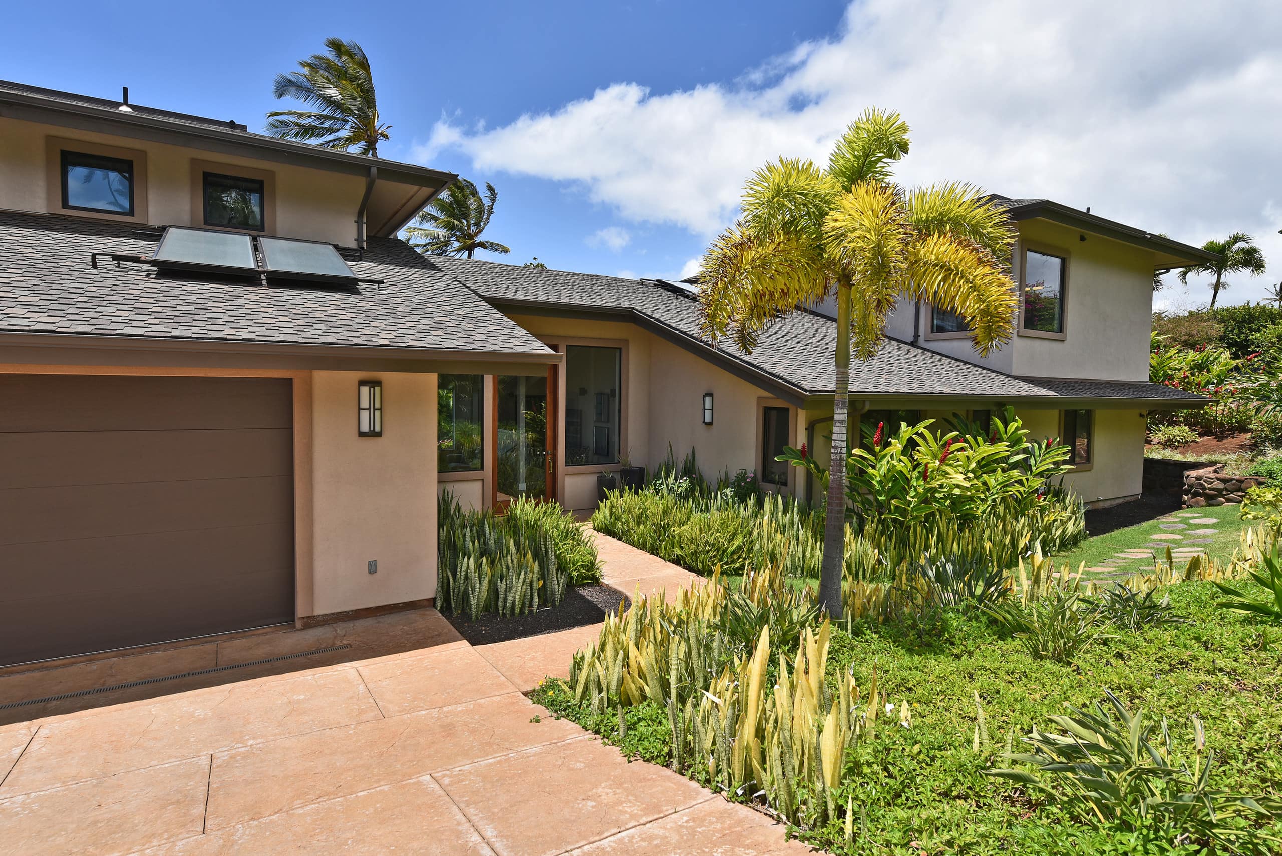 Home in Lahaina · ★5.0 · 5 bedrooms · 8 beds · 5.5 baths - Image 38