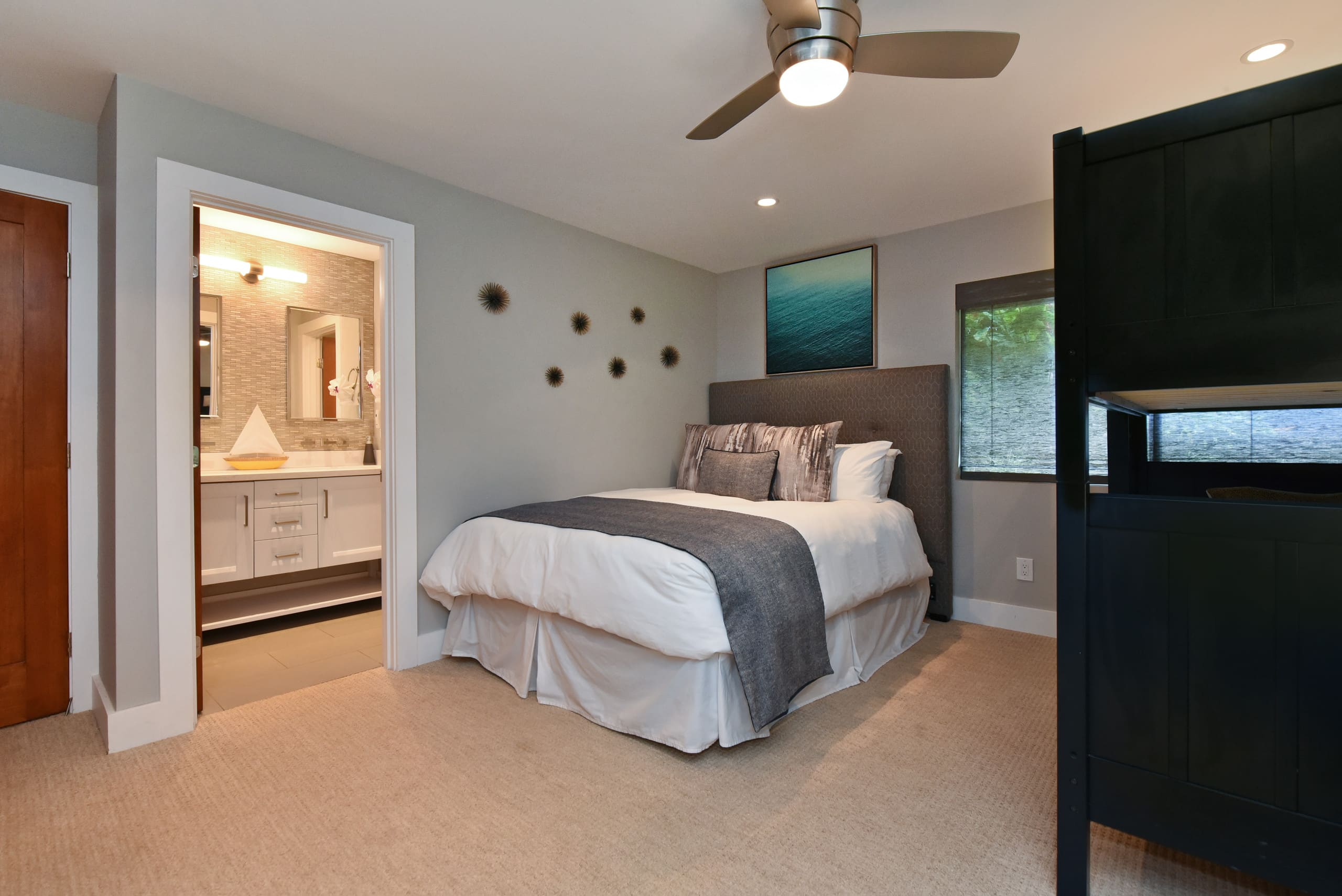Home in Lahaina · ★5.0 · 5 bedrooms · 8 beds · 5.5 baths - Image 26
