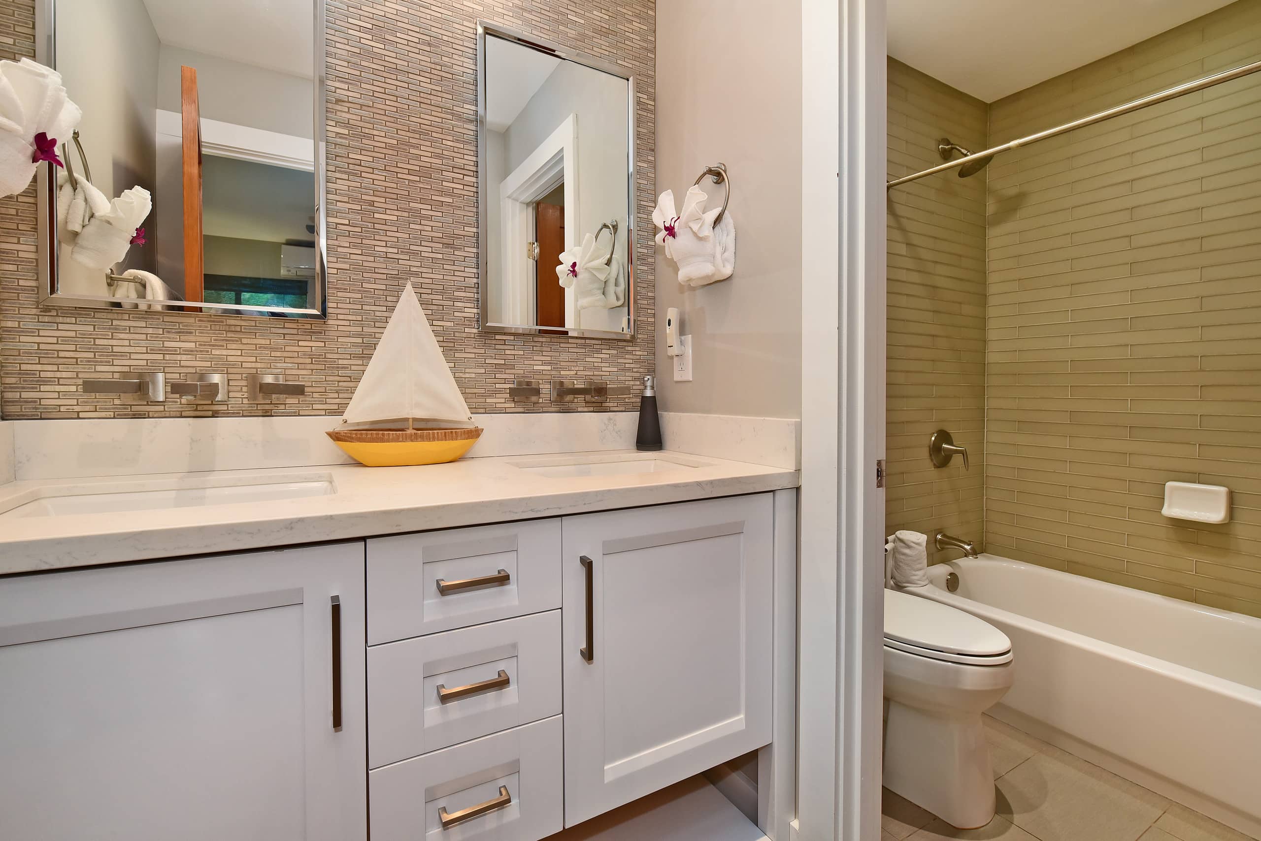 Home in Lahaina · ★5.0 · 5 bedrooms · 8 beds · 5.5 baths - Image 33
