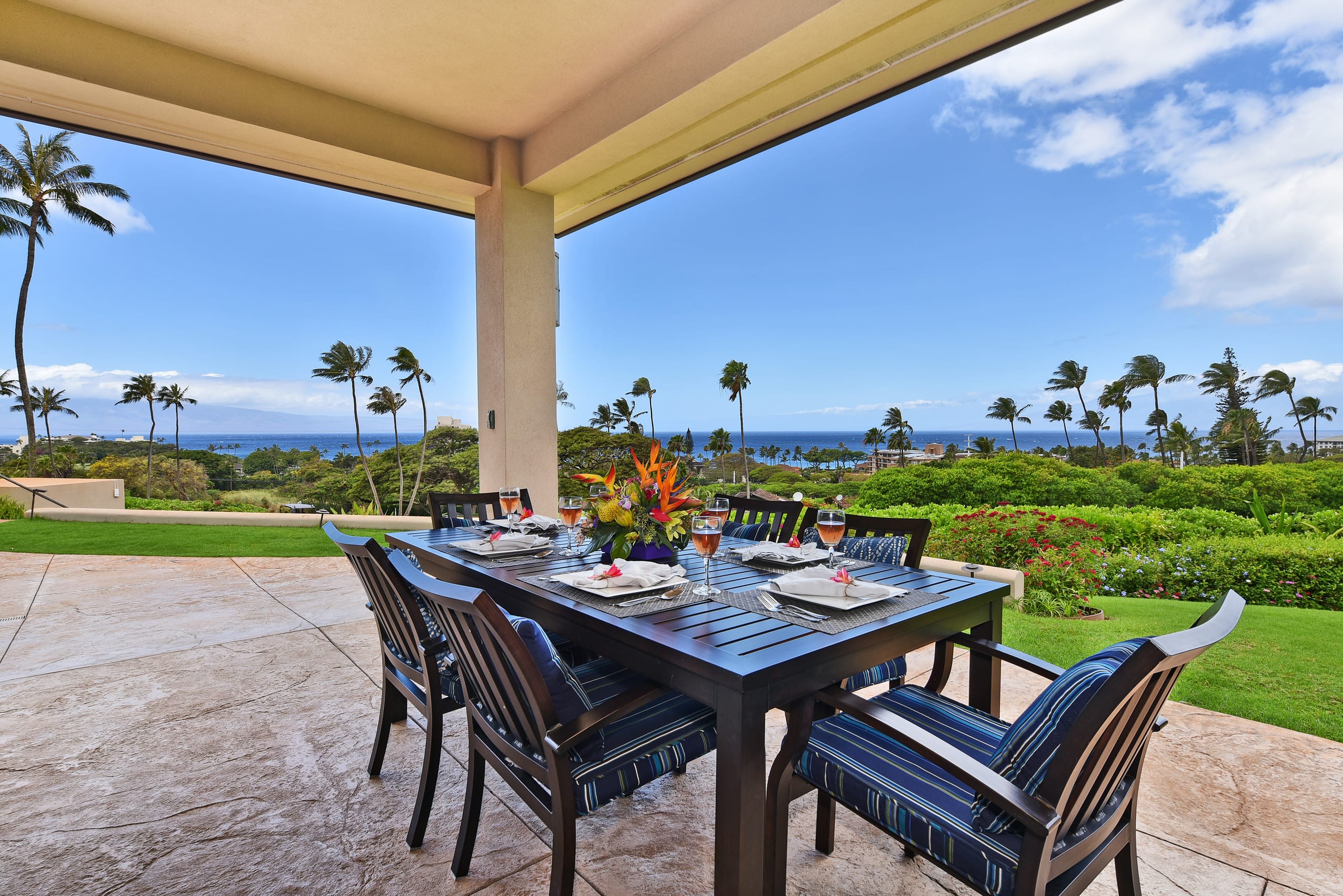 Home in Lahaina · ★5.0 · 5 bedrooms · 8 beds · 5.5 baths - Image 12
