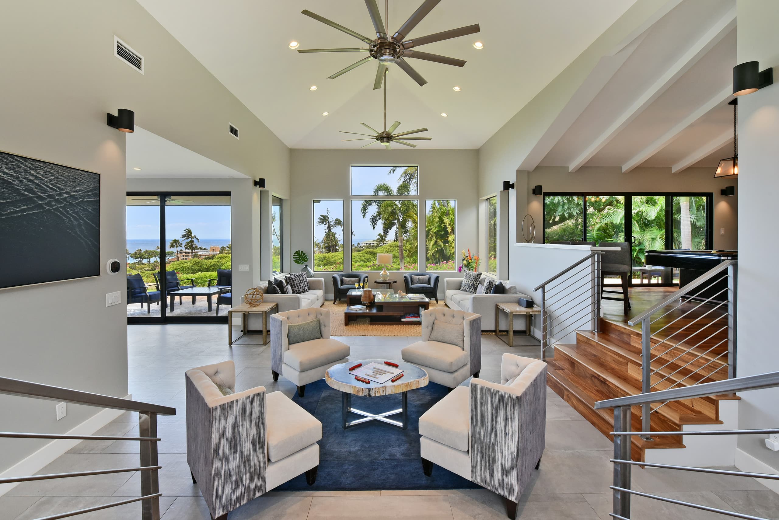 Home in Lahaina · ★5.0 · 5 bedrooms · 8 beds · 5.5 baths - Image 2