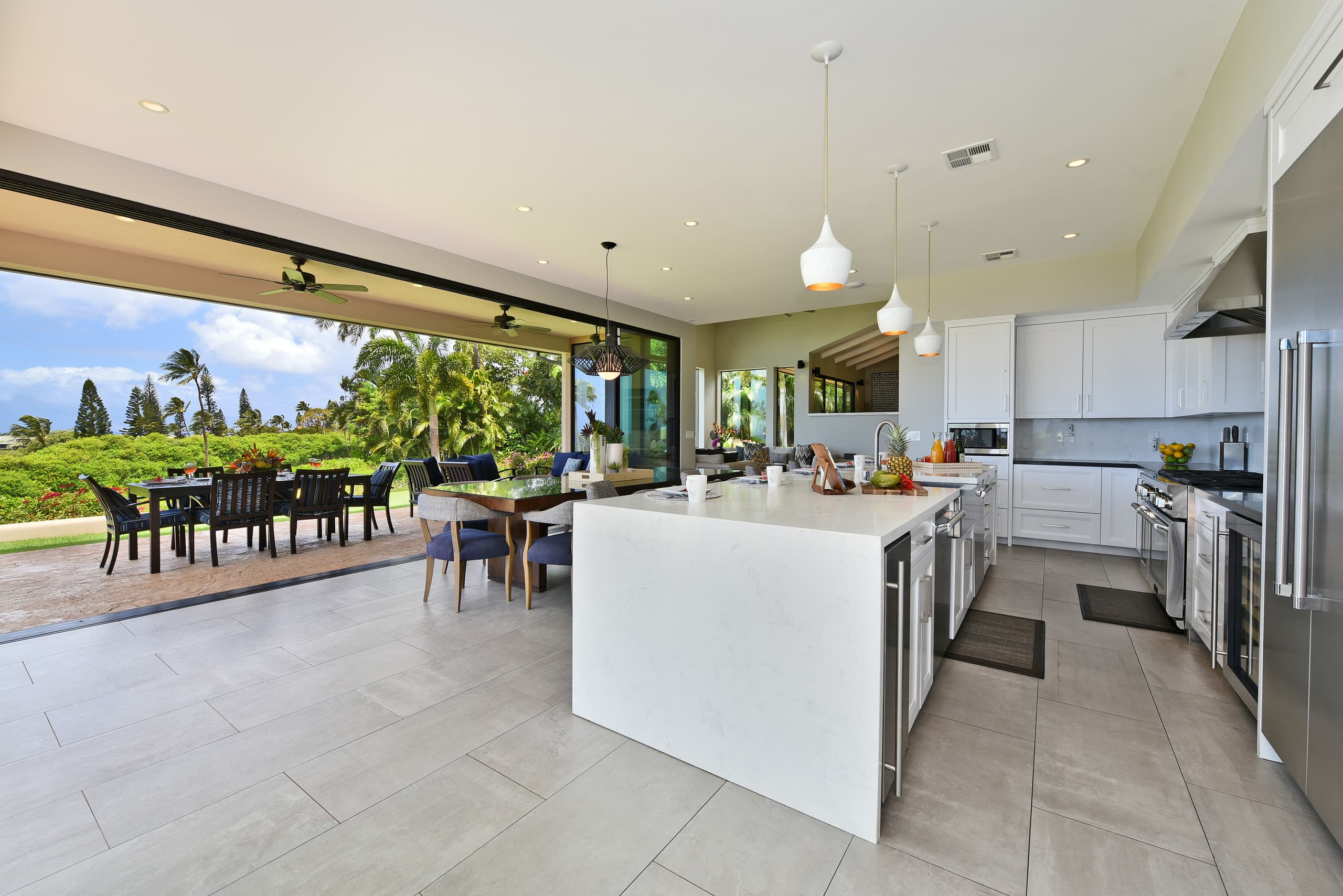 Home in Lahaina · ★5.0 · 5 bedrooms · 8 beds · 5.5 baths - Image 6