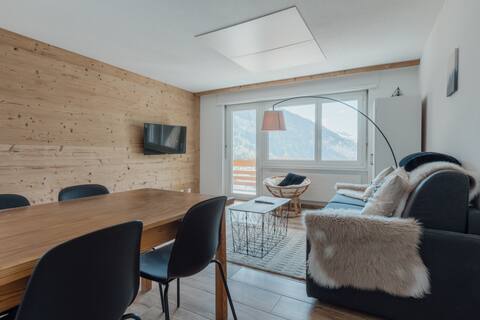 Apartment with majestic mountain views