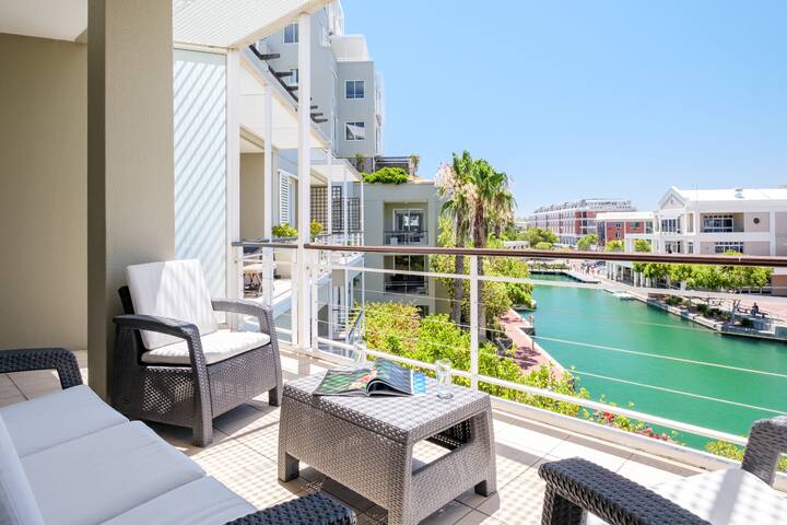 Simplistic Elegance at Altmore 203