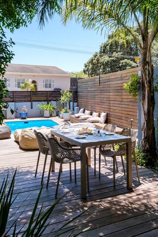 Elegant Charm Retreat Central Treasure gallery image 5