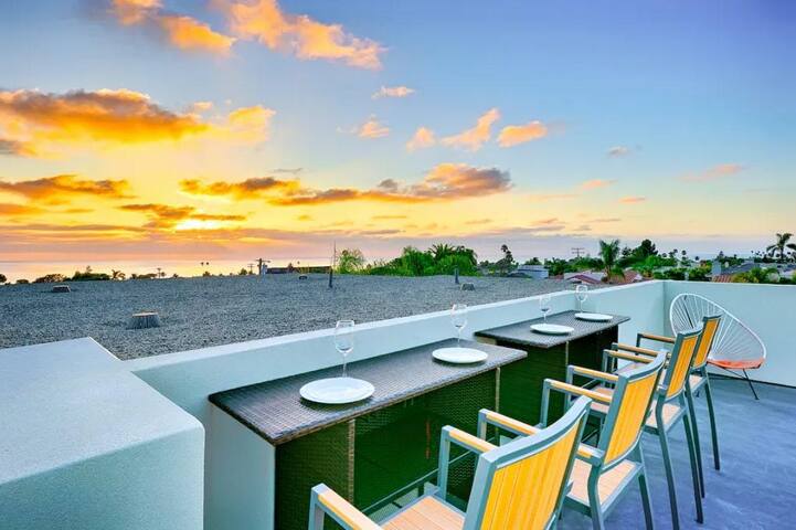 Fall Specials/Rooftop Deck/Ocean Views