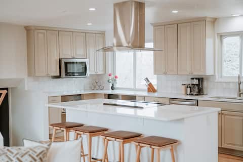 Modern home w/ hot tub & game room