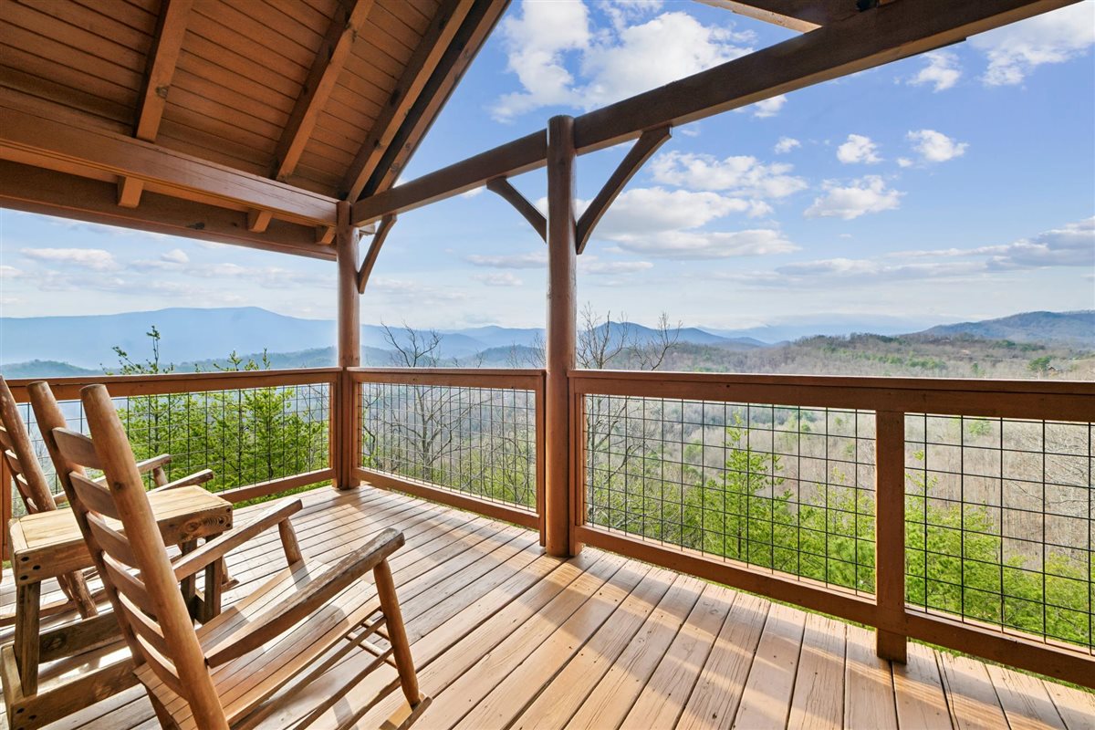 Epic Mountain Views | Pool Table, Air Hockey &