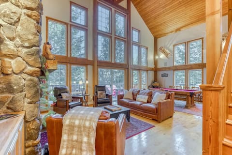 Lazy Bear Lodge: Hot Tub Resort Pool & Game Room
