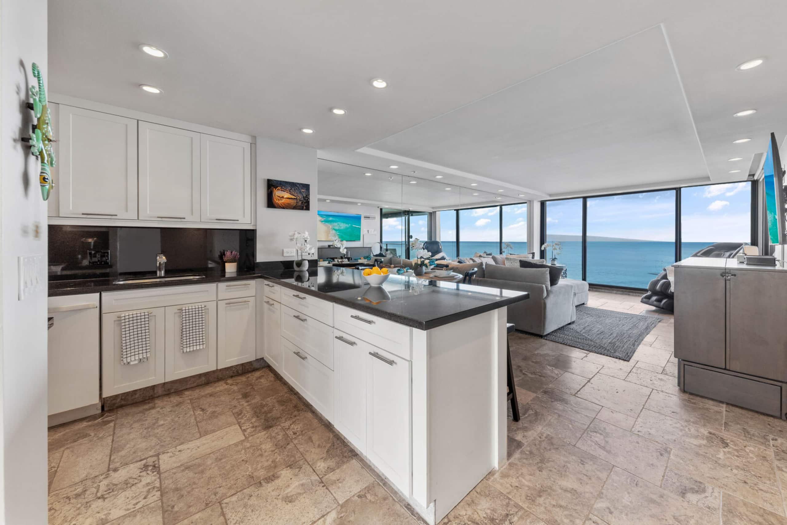 Condo in Lahaina · ★4.83 · 1 bedroom · 1 bed · 1 bath - Image 11