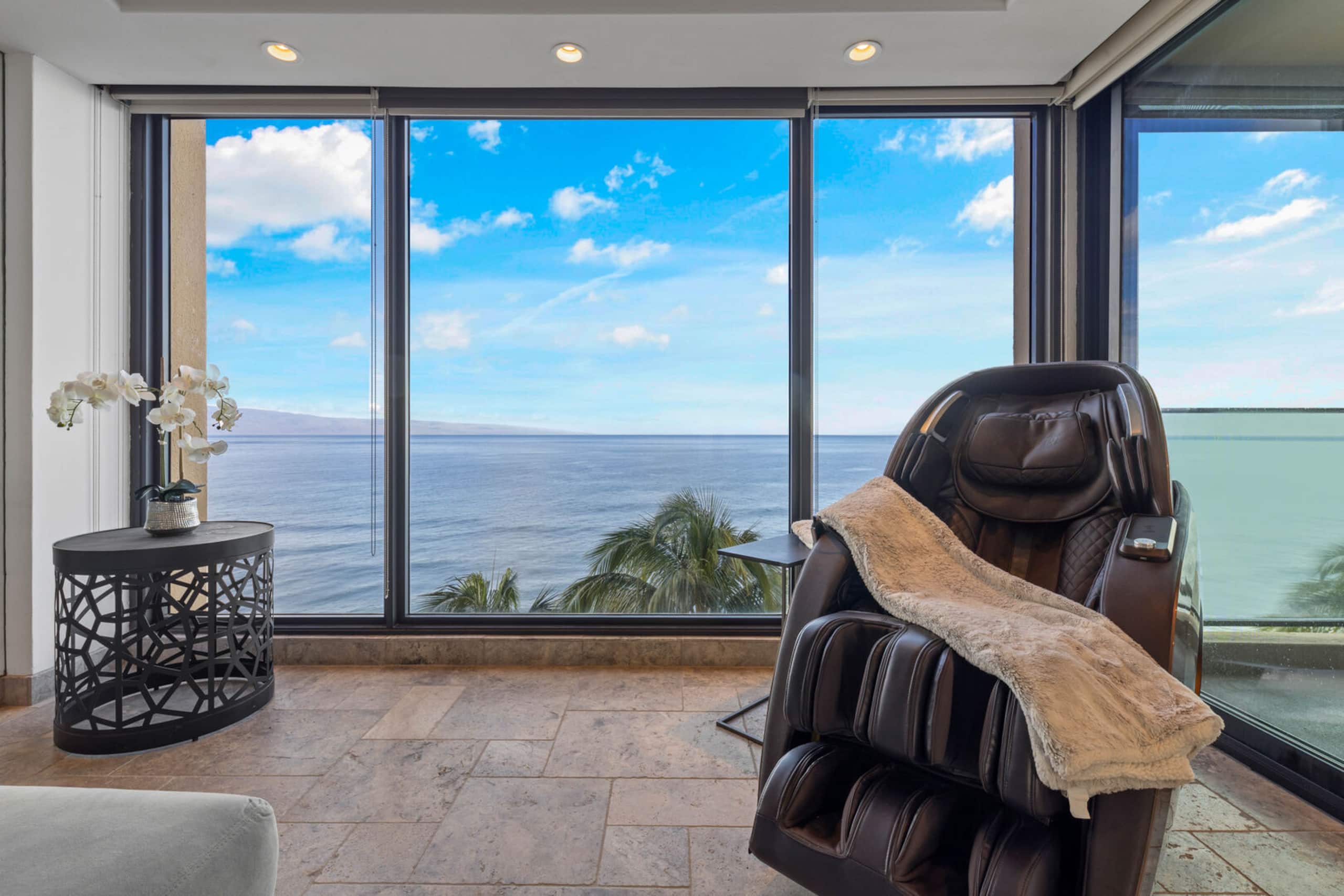 Condo in Lahaina · ★4.83 · 1 bedroom · 1 bed · 1 bath - Image 4