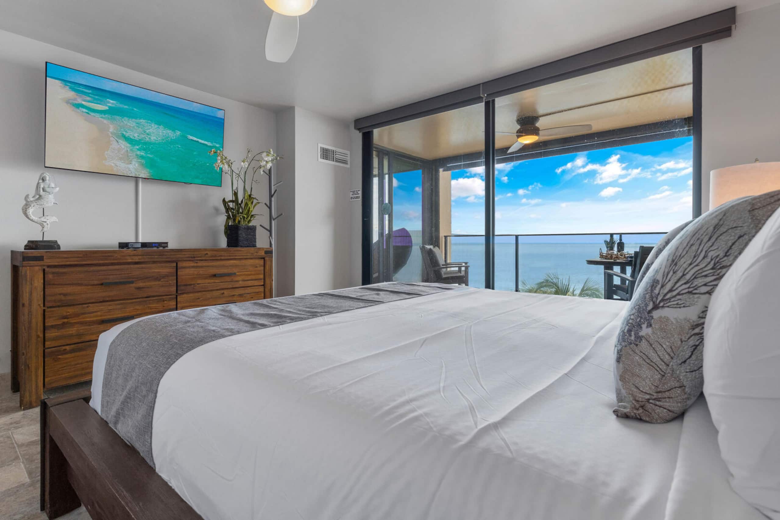 Condo in Lahaina · ★4.83 · 1 bedroom · 1 bed · 1 bath - Image 16