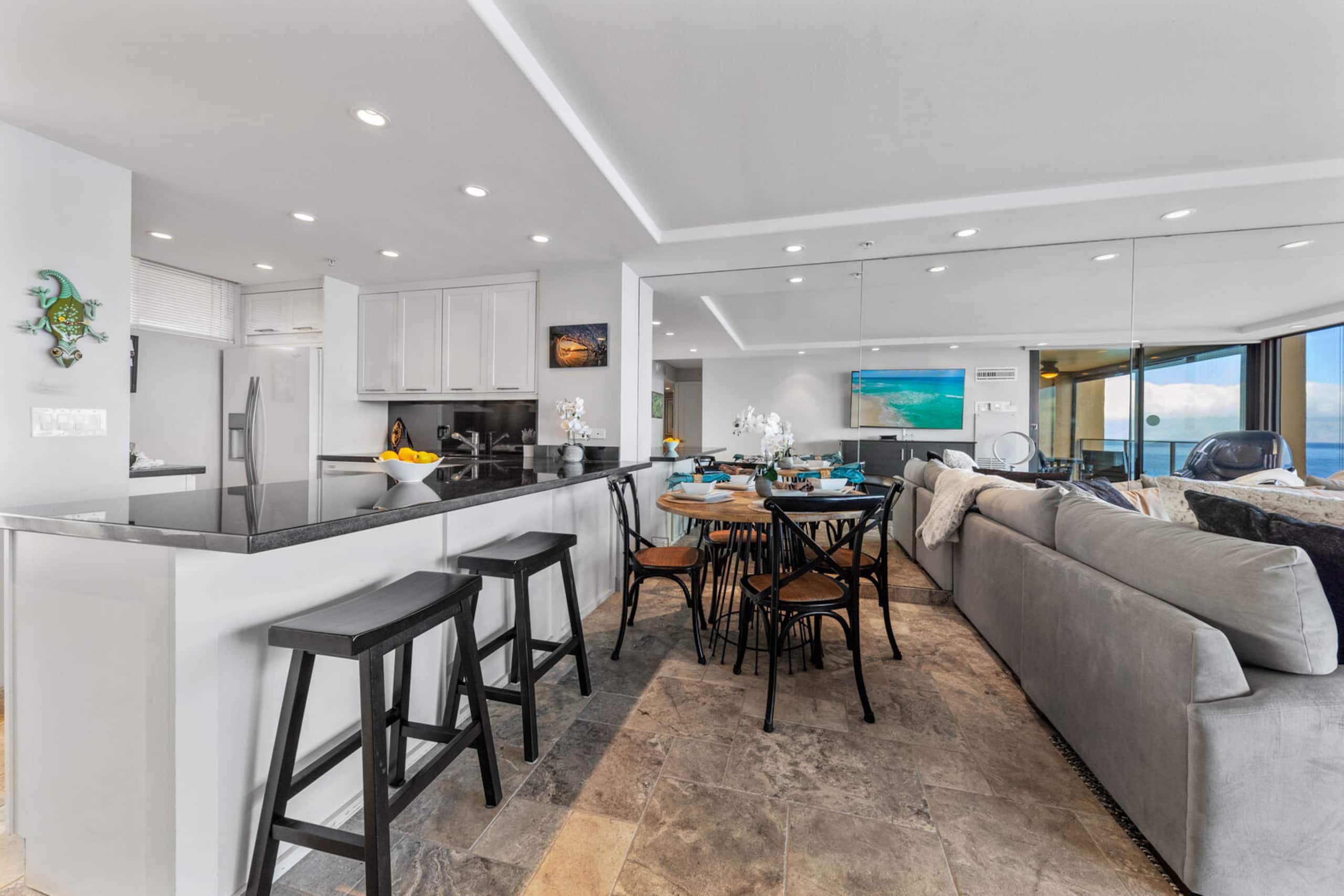 Condo in Lahaina · ★4.83 · 1 bedroom · 1 bed · 1 bath - Image 7