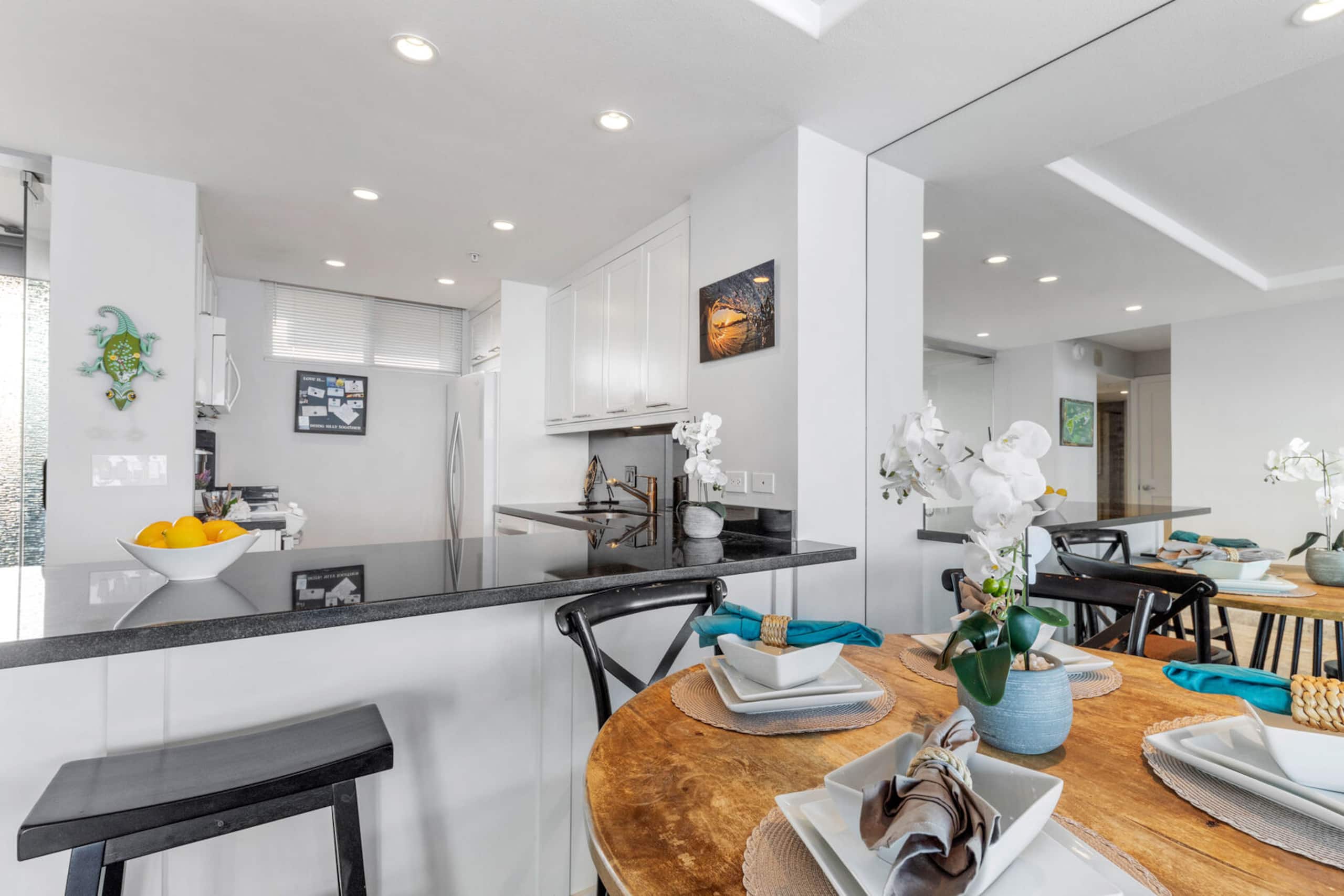Condo in Lahaina · ★4.83 · 1 bedroom · 1 bed · 1 bath - Image 8