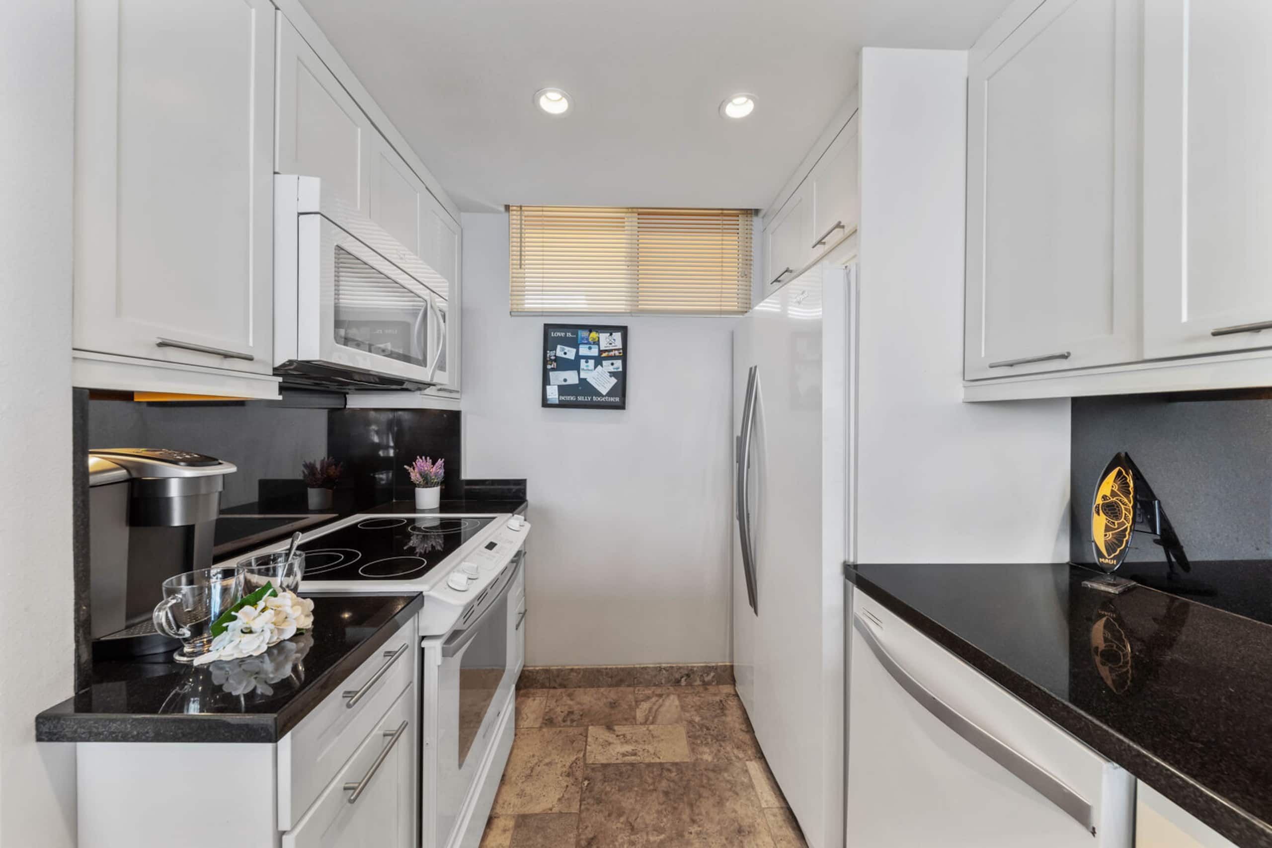 Condo in Lahaina · ★4.83 · 1 bedroom · 1 bed · 1 bath - Image 13
