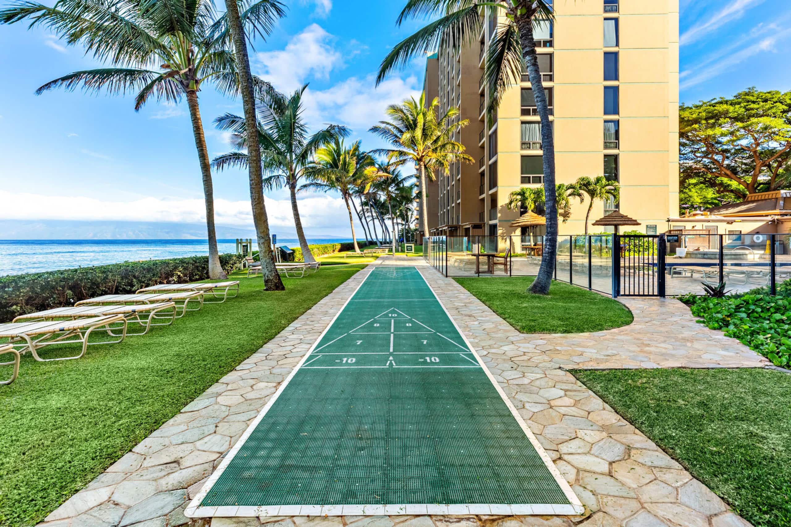 Condo in Lahaina · ★4.88 · 1 bedroom · 2 beds · 1 private bath - Image 36