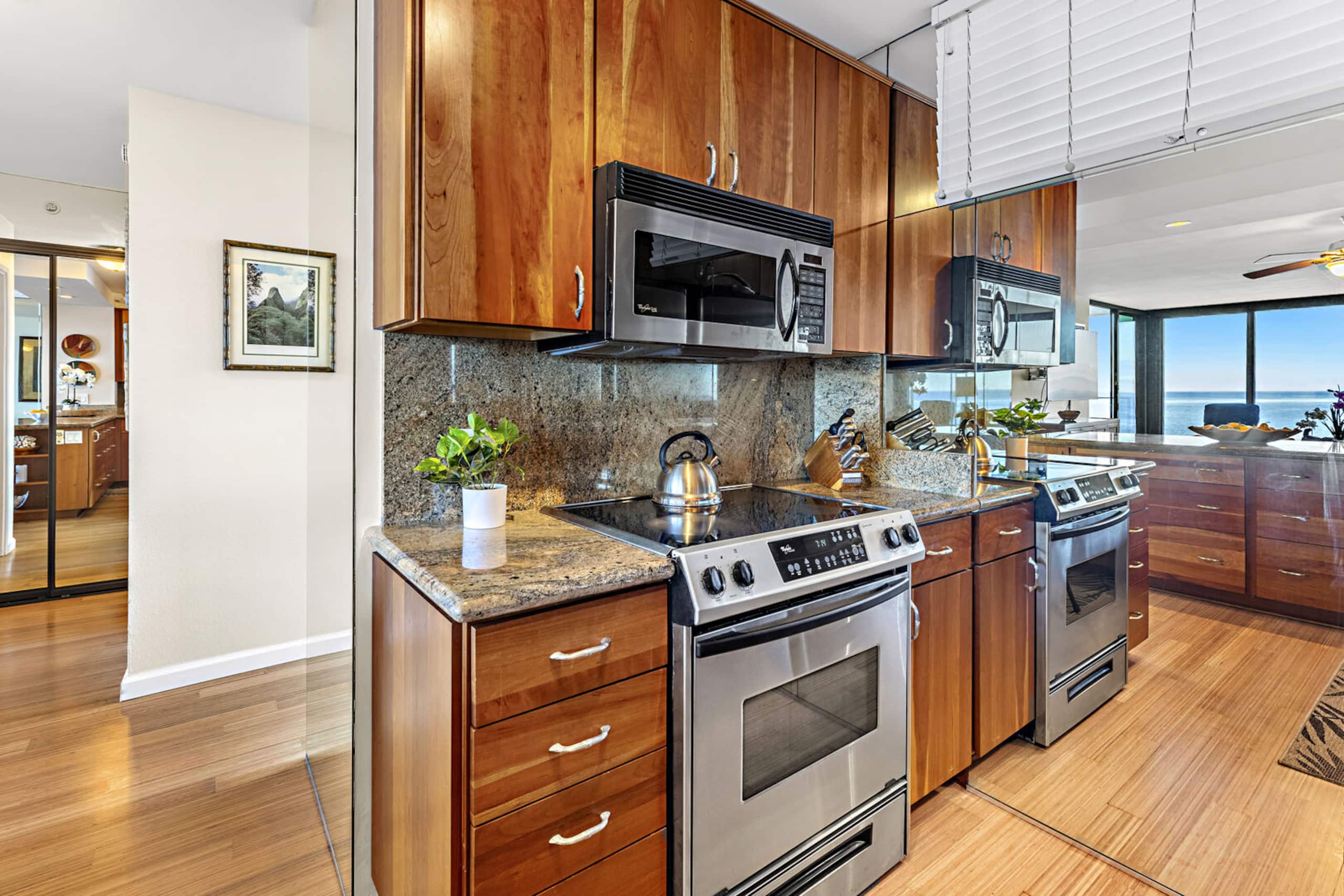Condo in Lahaina · ★4.88 · 1 bedroom · 2 beds · 1 private bath - Image 16