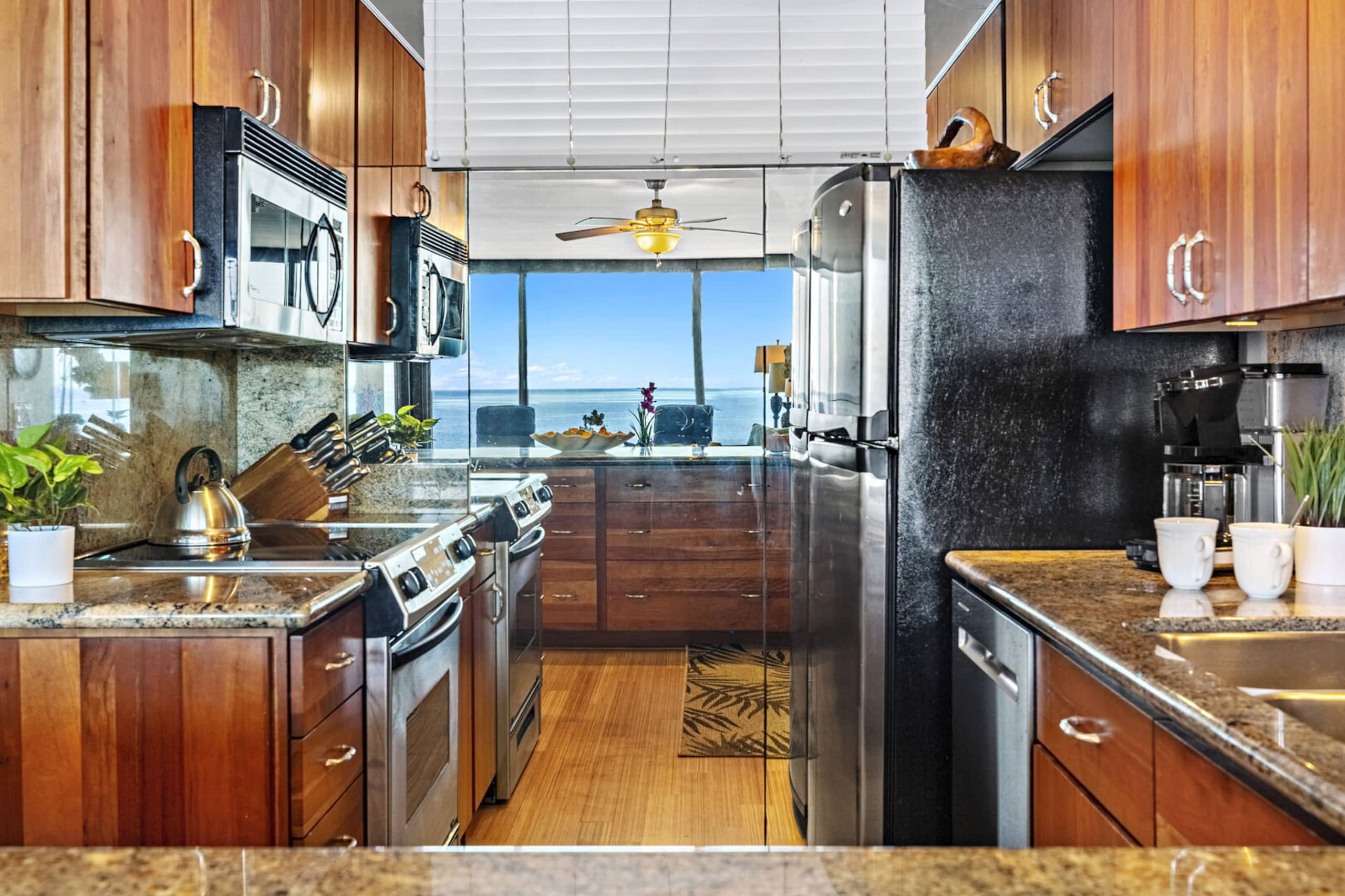 Condo in Lahaina · ★4.88 · 1 bedroom · 2 beds · 1 private bath - Image 18