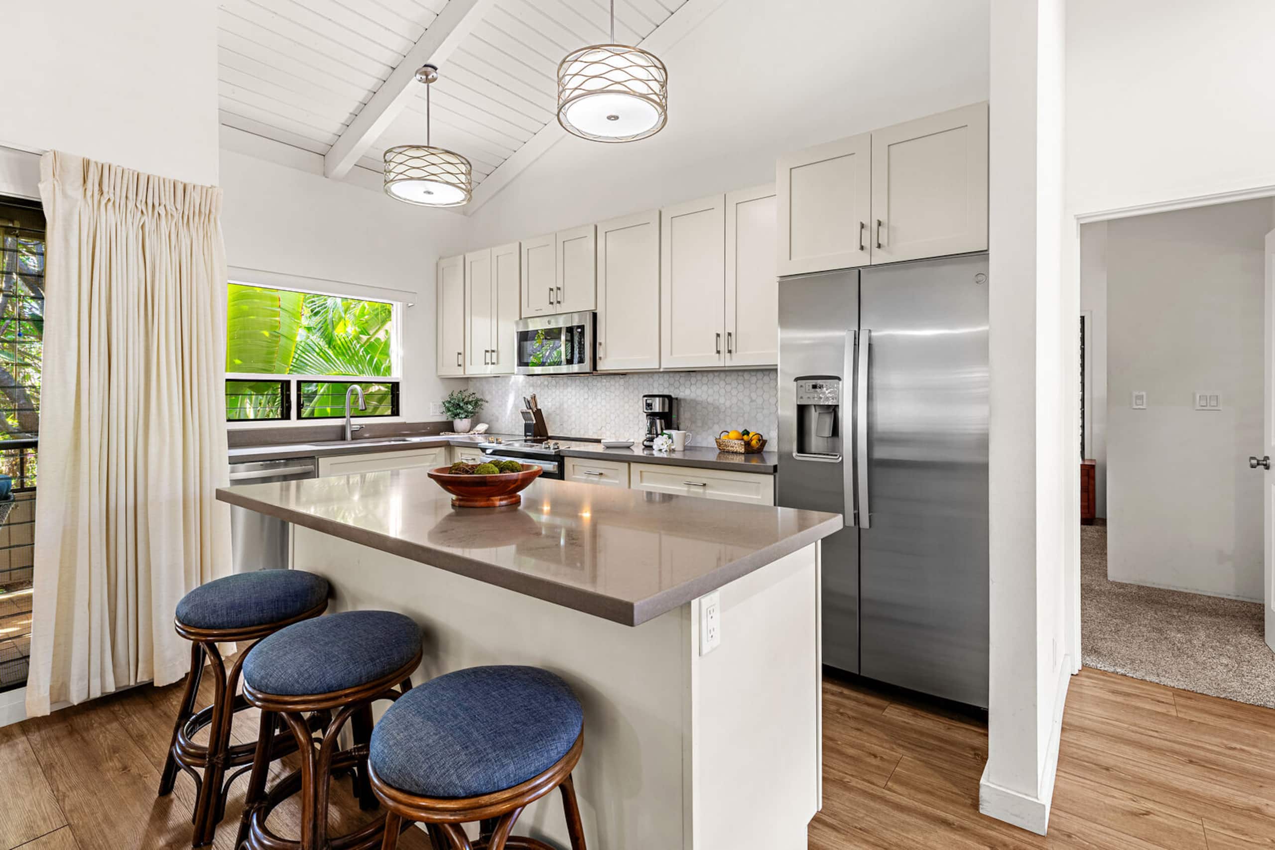 Condo in Kihei · ★4.33 · 2 bedrooms · 3 beds · 2 private baths - Image 11