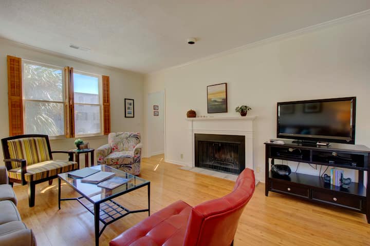 Beachcomber Condo - Easy Access To Beach And Walk - St. Simons Island, GA