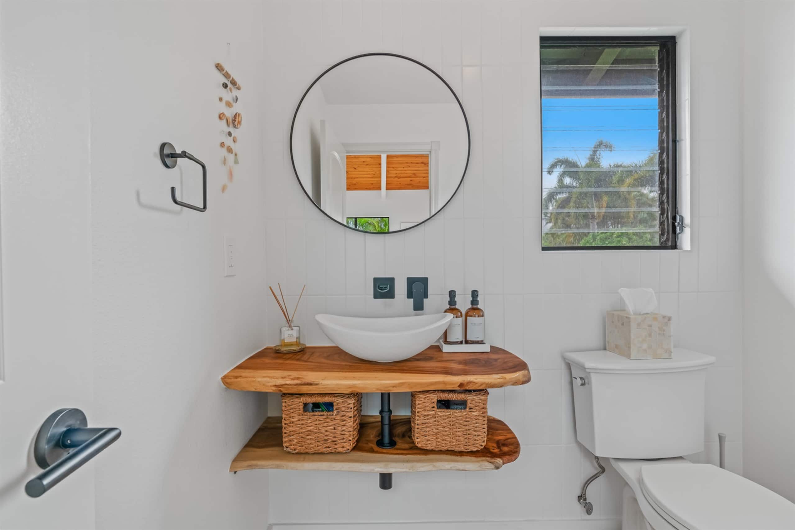 Home in Princeville · ★4.96 · 4 bedrooms · 5 beds · 3.5 private baths - Image 19