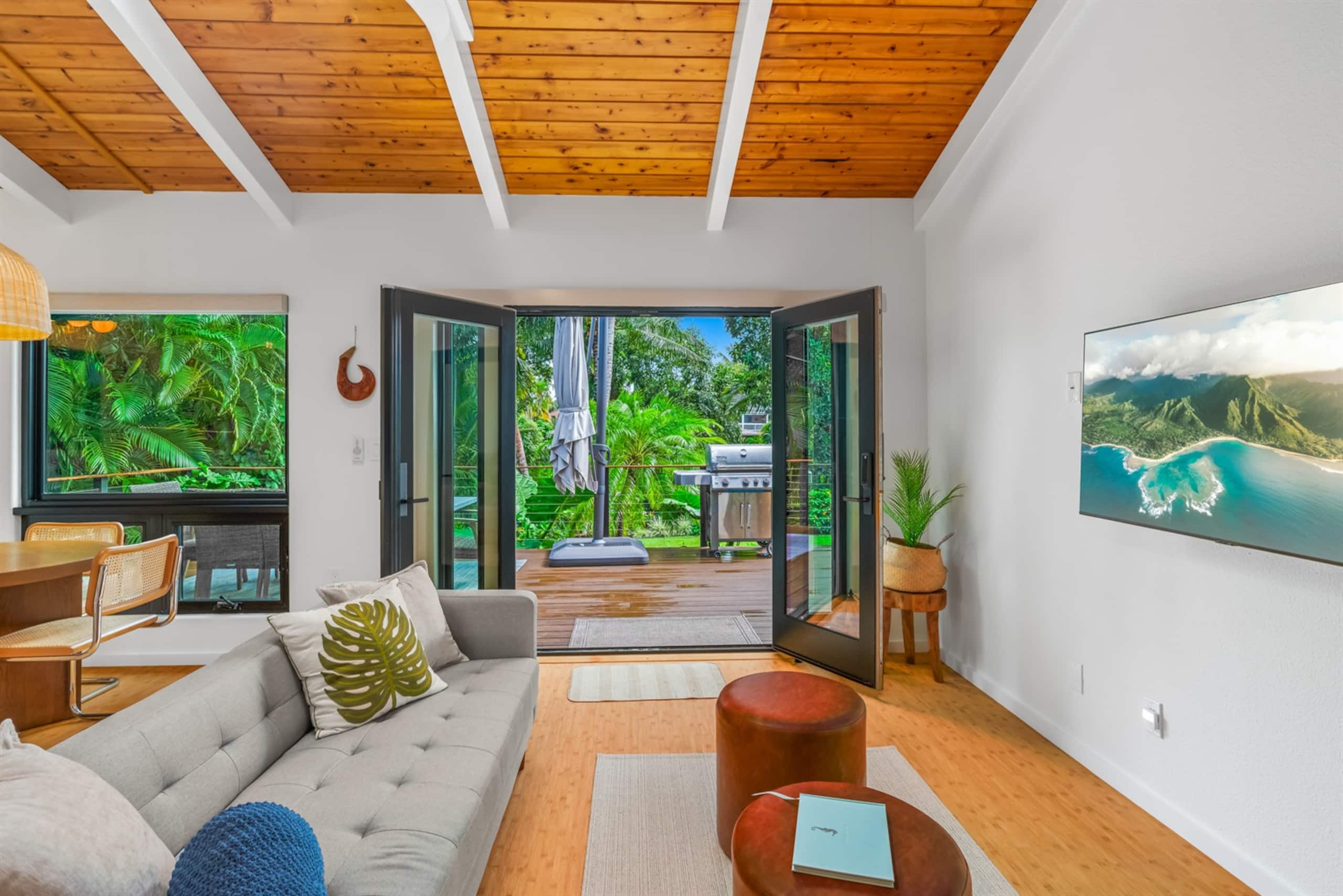 Home in Princeville · ★4.96 · 4 bedrooms · 5 beds · 3.5 private baths - Image 8