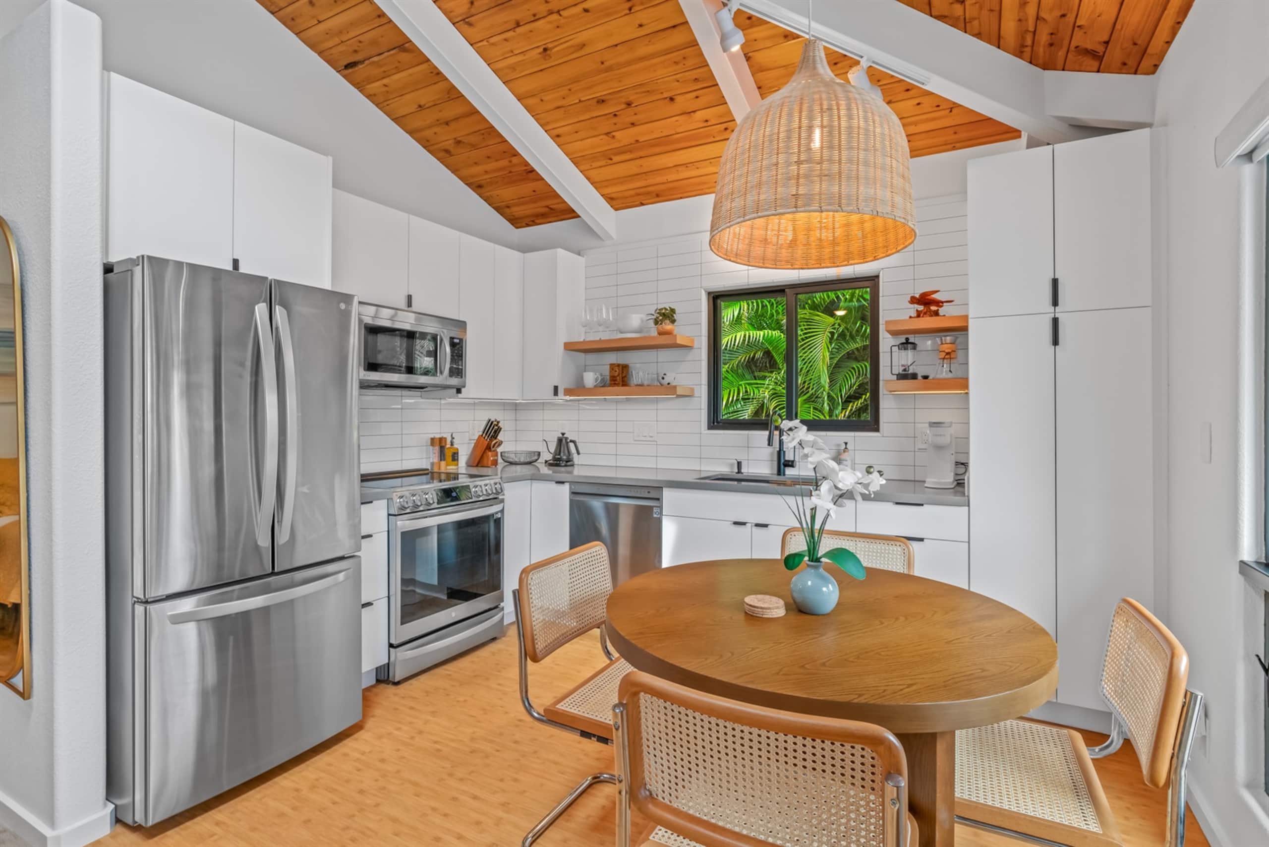 Home in Princeville · ★4.96 · 4 bedrooms · 5 beds · 3.5 private baths - Image 7