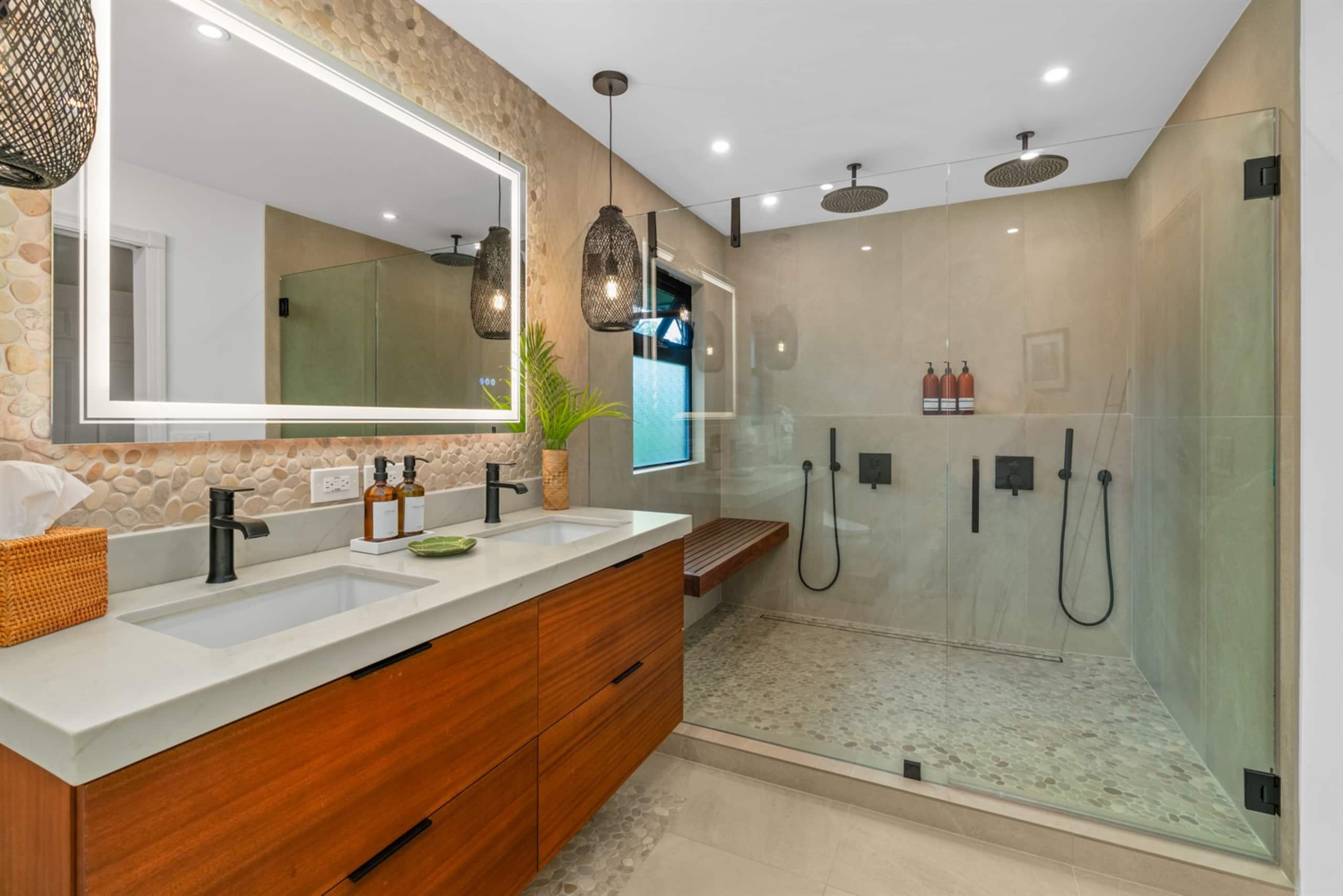 Home in Princeville · ★4.96 · 4 bedrooms · 5 beds · 3.5 private baths - Image 15