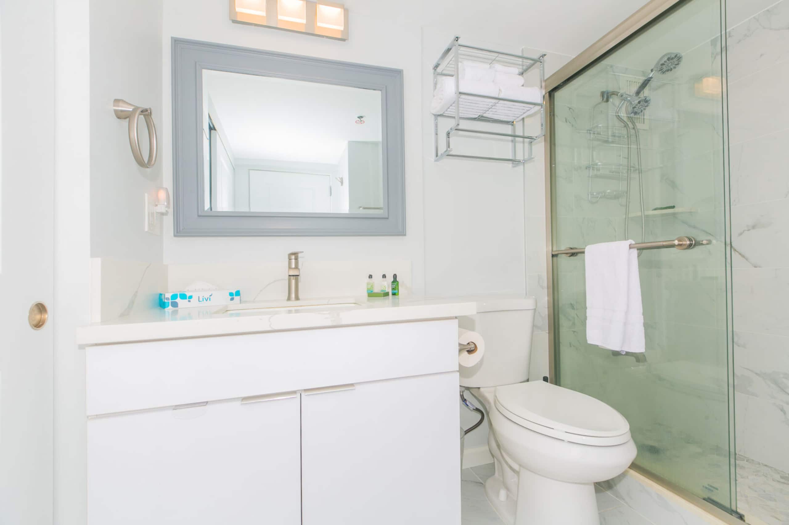 Condo in Honolulu · ★5.0 · 2 bedrooms · 3 beds · 2 private baths - Image 16