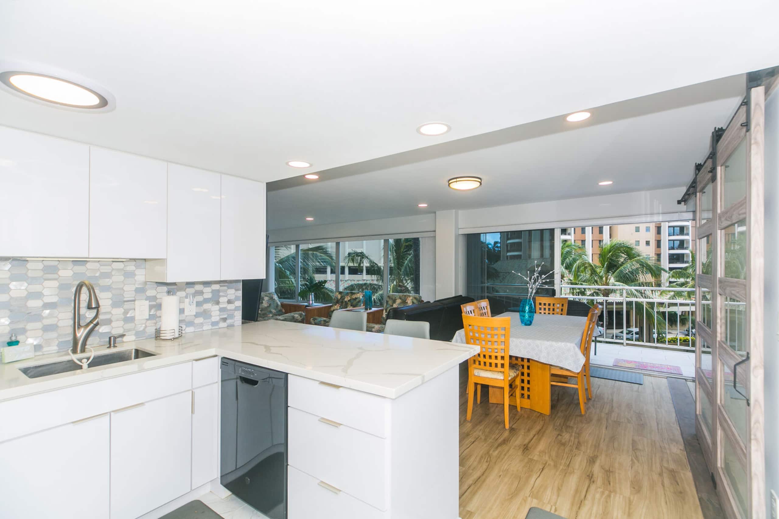 Condo in Honolulu · ★5.0 · 2 bedrooms · 3 beds · 2 private baths - Image 8