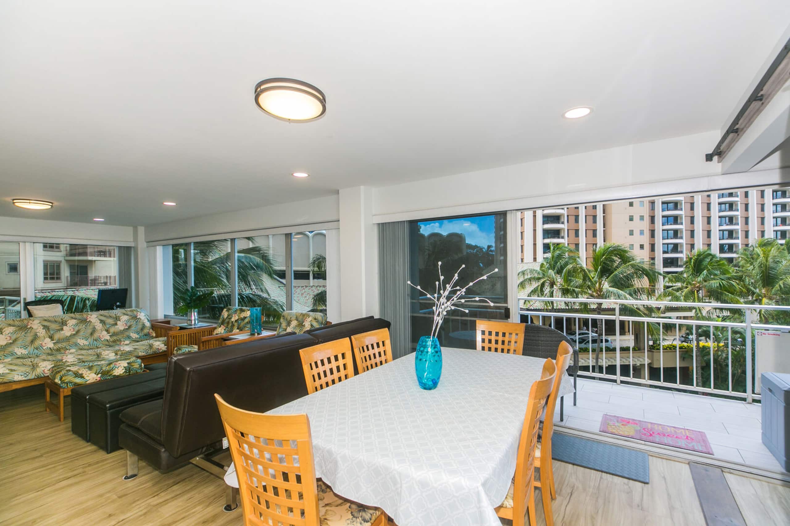 Condo in Honolulu · ★5.0 · 2 bedrooms · 3 beds · 2 private baths - Image 5