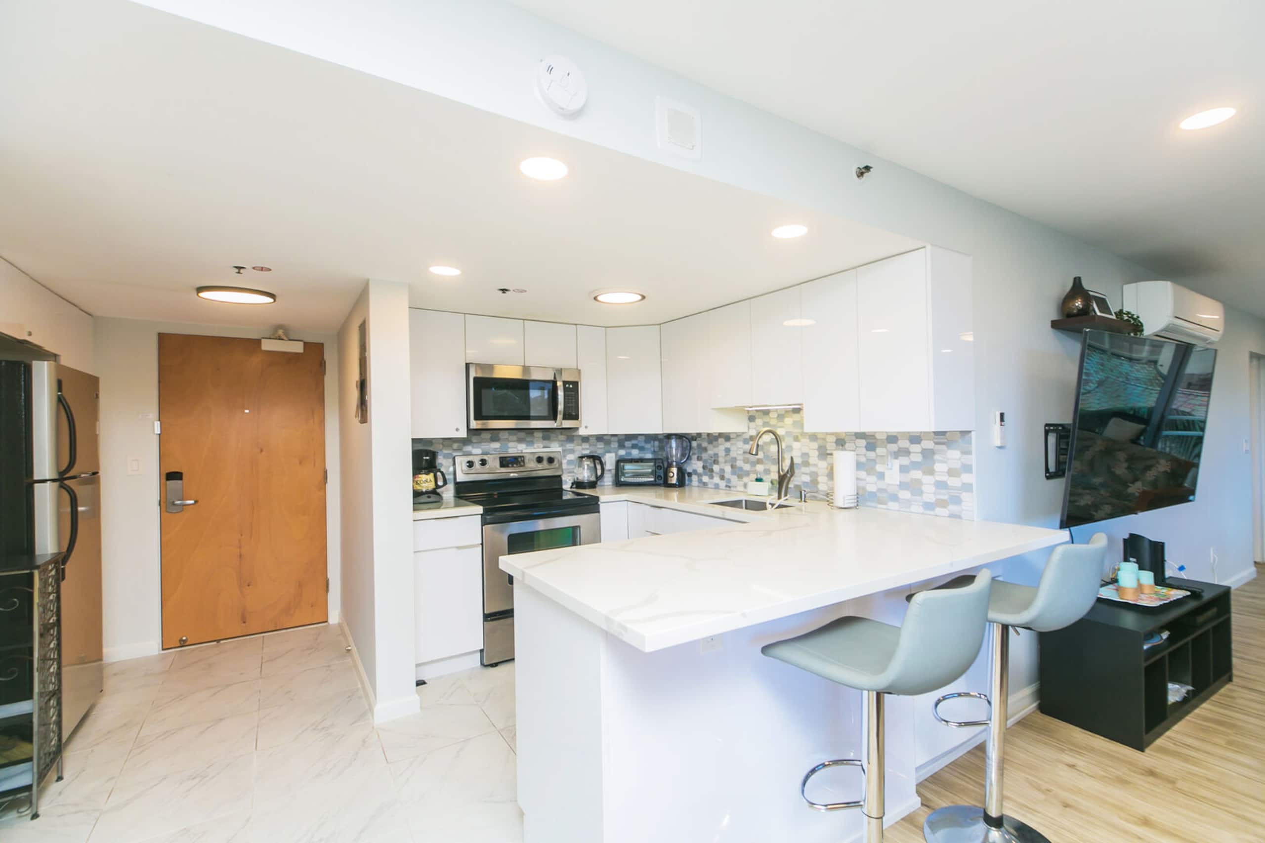 Condo in Honolulu · ★5.0 · 2 bedrooms · 3 beds · 2 private baths - Image 6