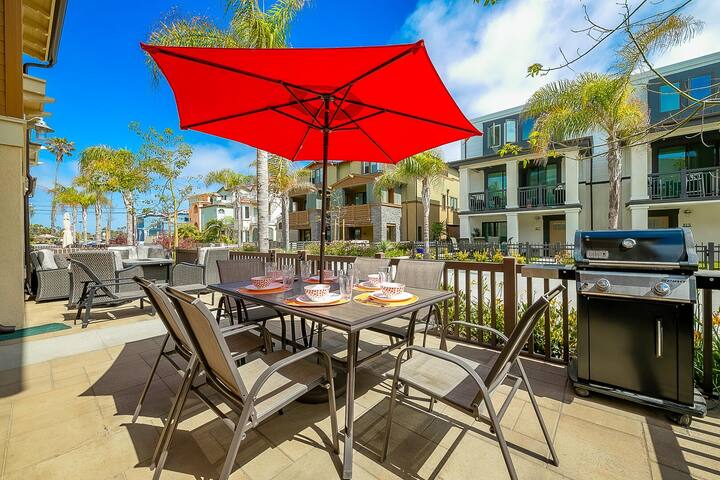 2 Townhouses! Ground Level Patio + Deck gallery image 2