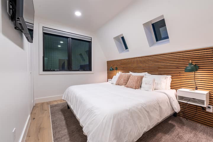 Chumba cha kulala cha Mfalme #1 w/ Kabati | Smart TV