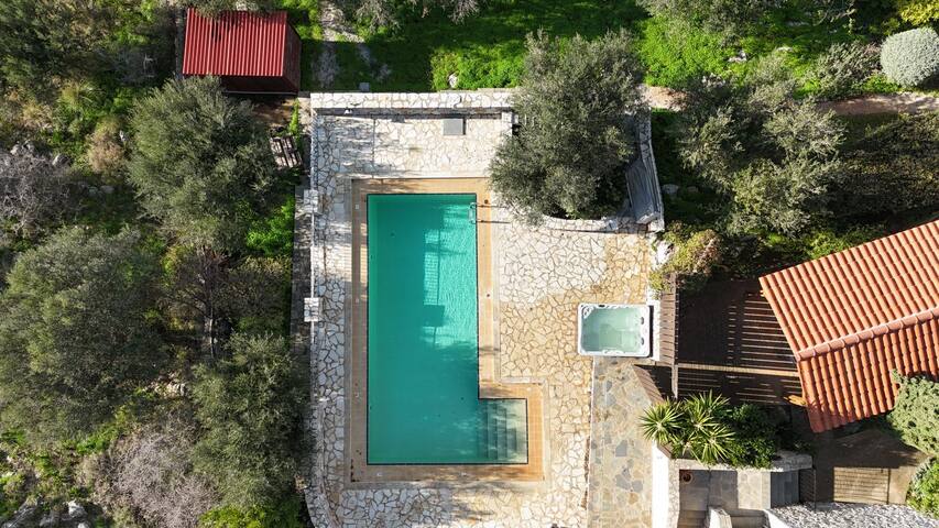 Villa Piper- Jacuzzi – Pool – Near The Beach gallery image 2