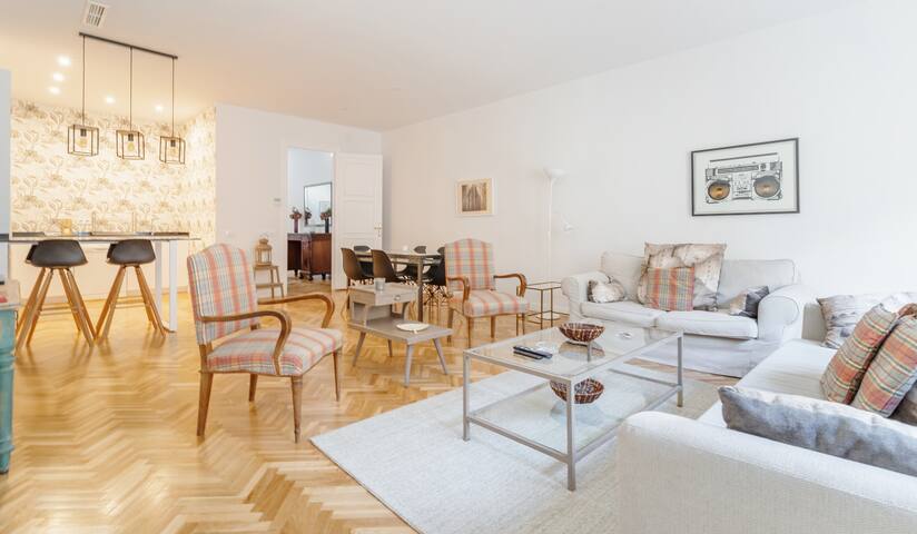 Spacious & Central-3Bedrooms 3Bathrooms-Sol gallery image 3