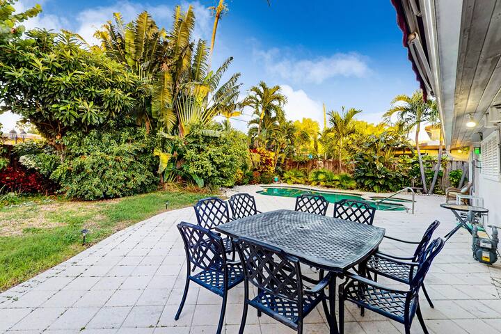 4BR beach retreat w/ private pool & spacious patio gallery image 2