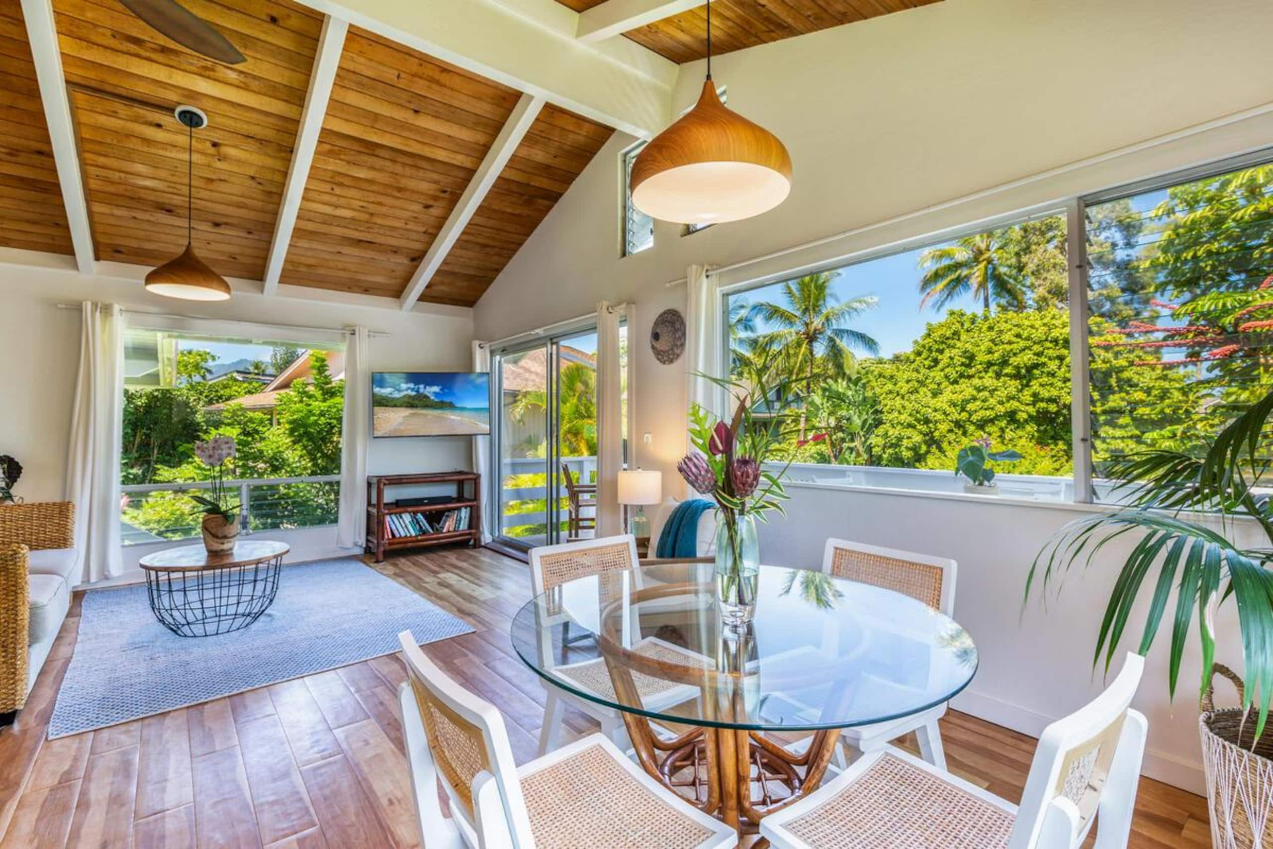 Home in Hanalei · ★4.72 · 2 bedrooms · 3 beds · 1 bath - Image 9