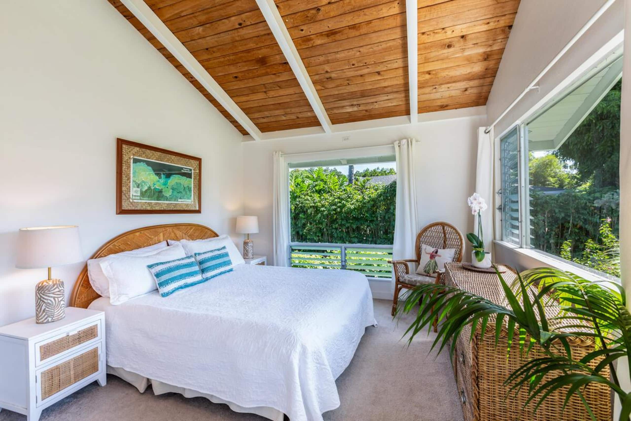 Home in Hanalei · ★4.72 · 2 bedrooms · 3 beds · 1 bath - Image 3