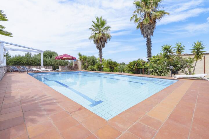 Villa Venza with pool gallery image 2